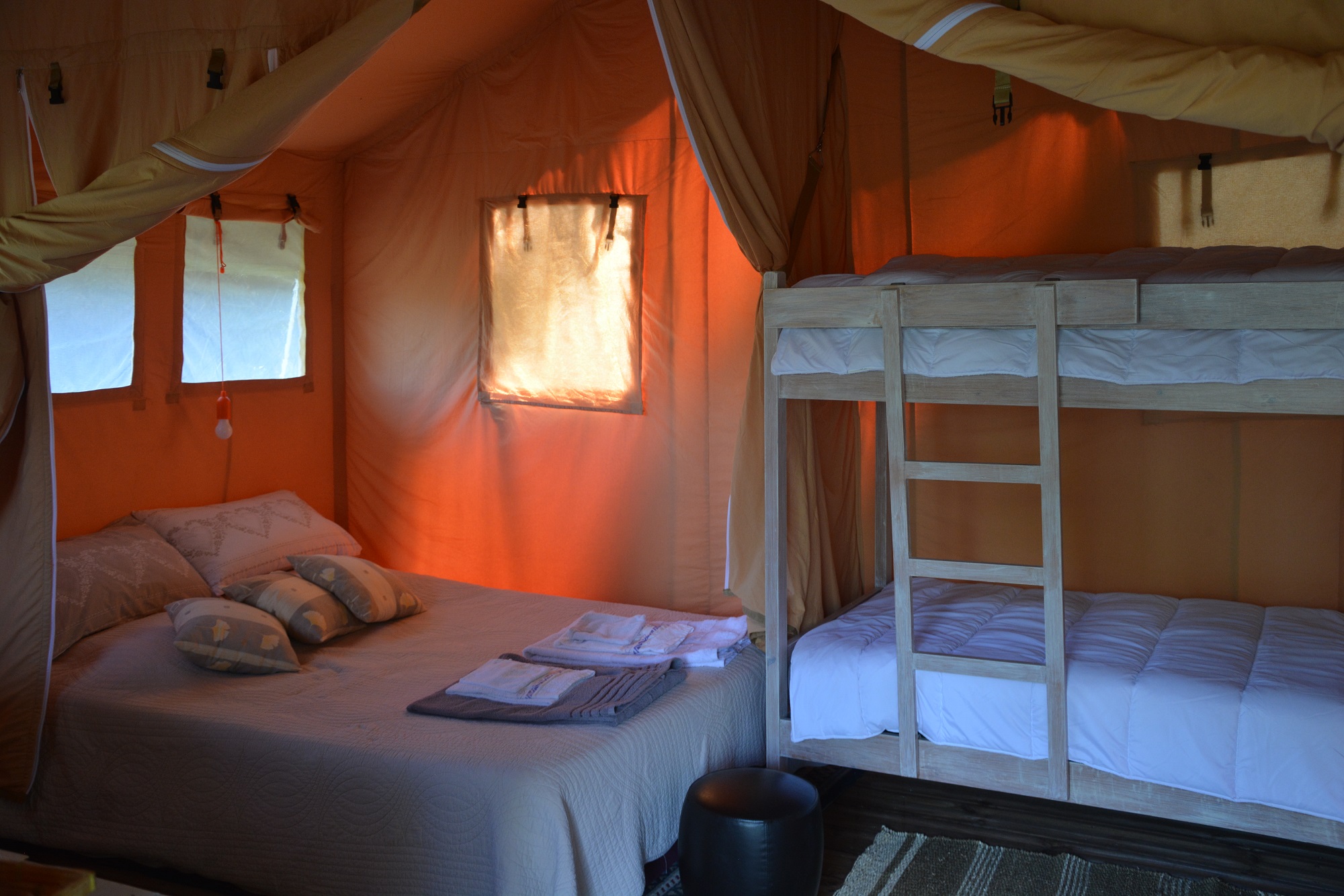 Tente Safari Lodge : une immersion au cœur de l'Auvergne à Sanssac L'eglise — environnement naturel