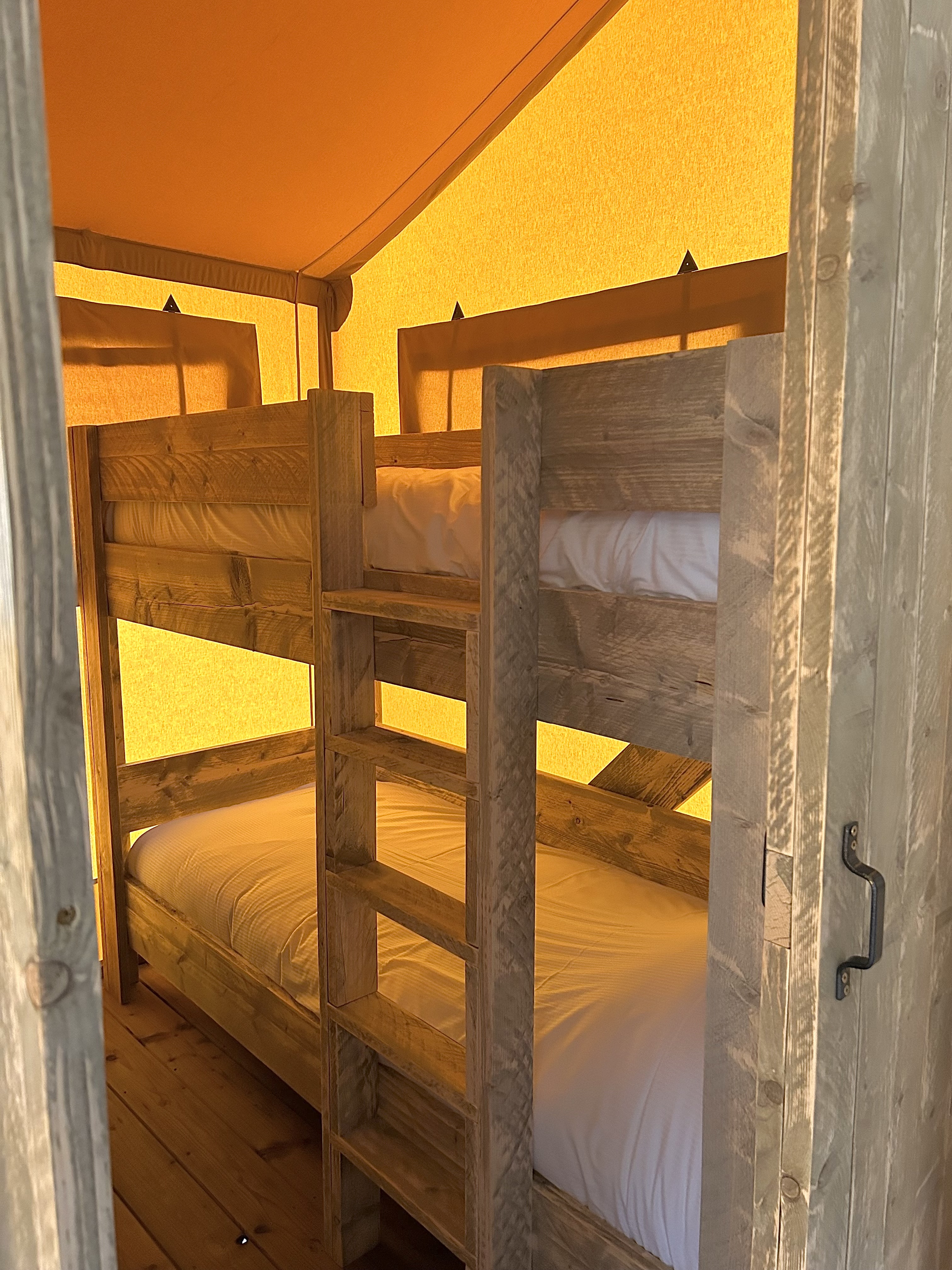 Vivez l'expérience unique d'un Wood Lodge en Alsace à Oberhaslach — cuisine