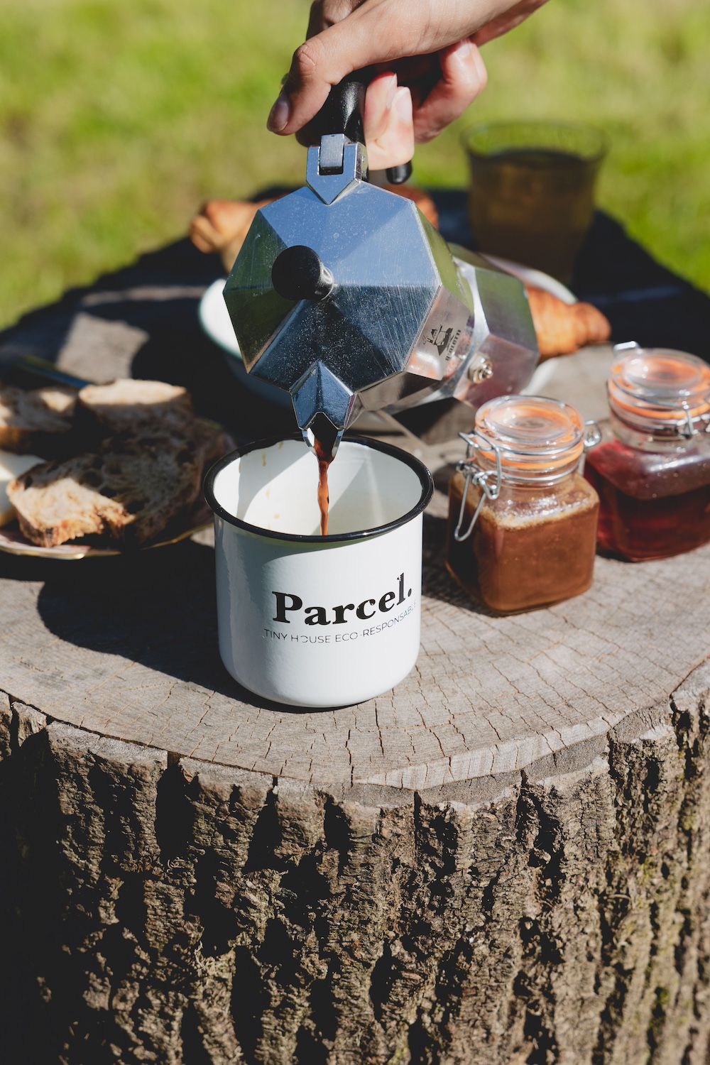 Parcel Tiny House — Séjour écoresponsable avec spa à Aisne à Neufchâtel-sur-Aisne — cuisine