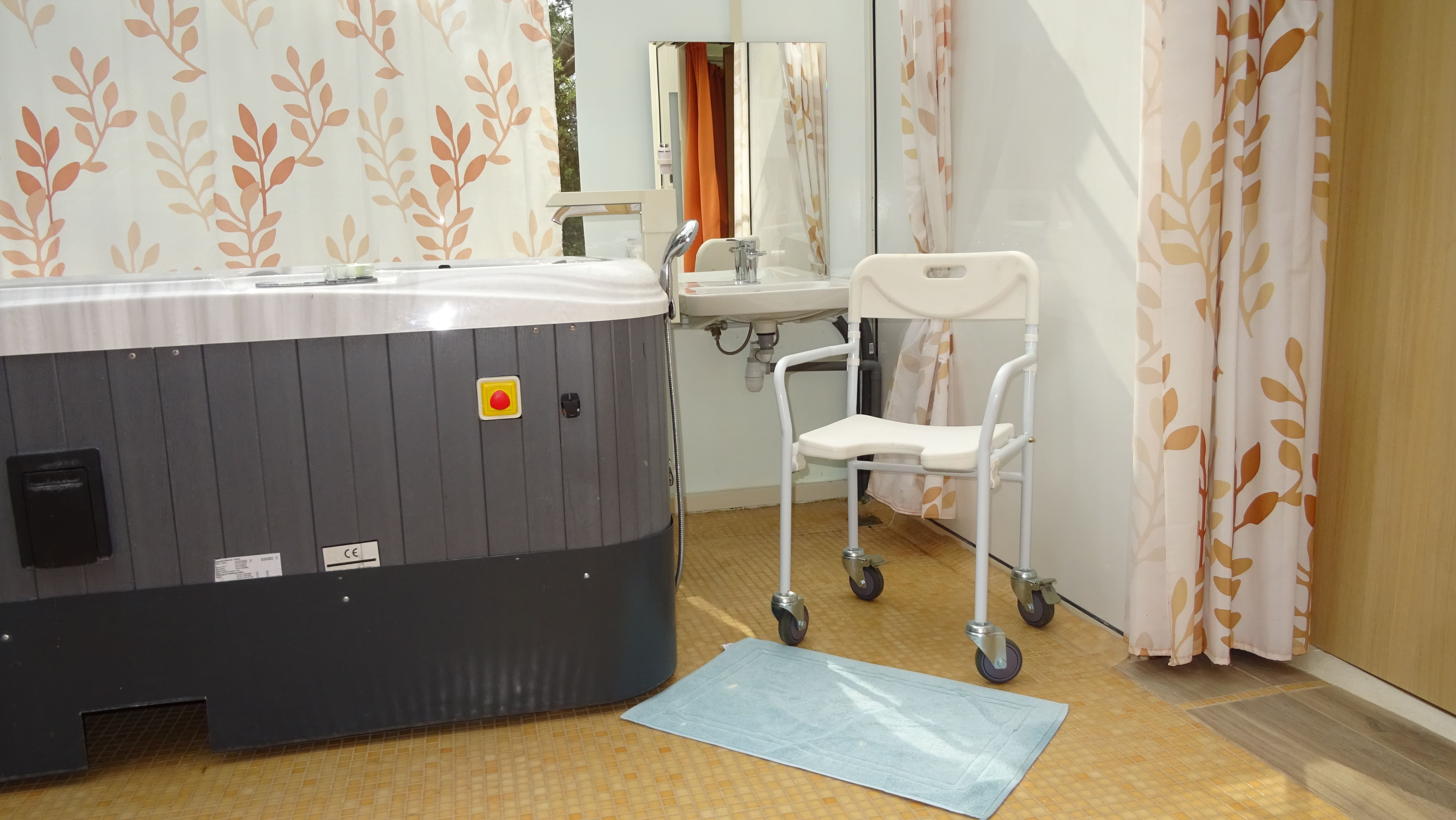 Bulle PMR sous les Mûriers & Spa