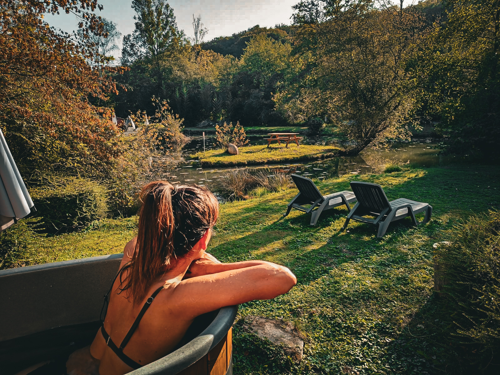 La Cabane du Pêcheur — Cabane au bord d'un étang de pêche à Sarlat à Sarlat-la-Canéda — cuisine