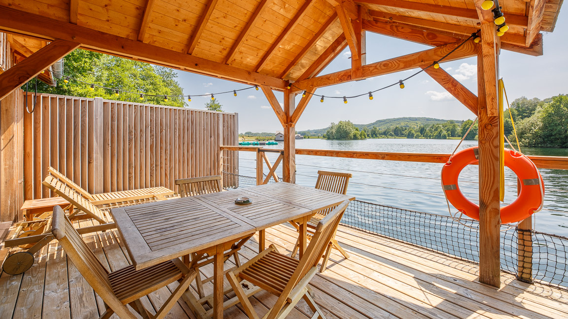 Cabane sur l'eau avec bain nordique — Escapade insolite à Somme à Beauchamps — cuisine