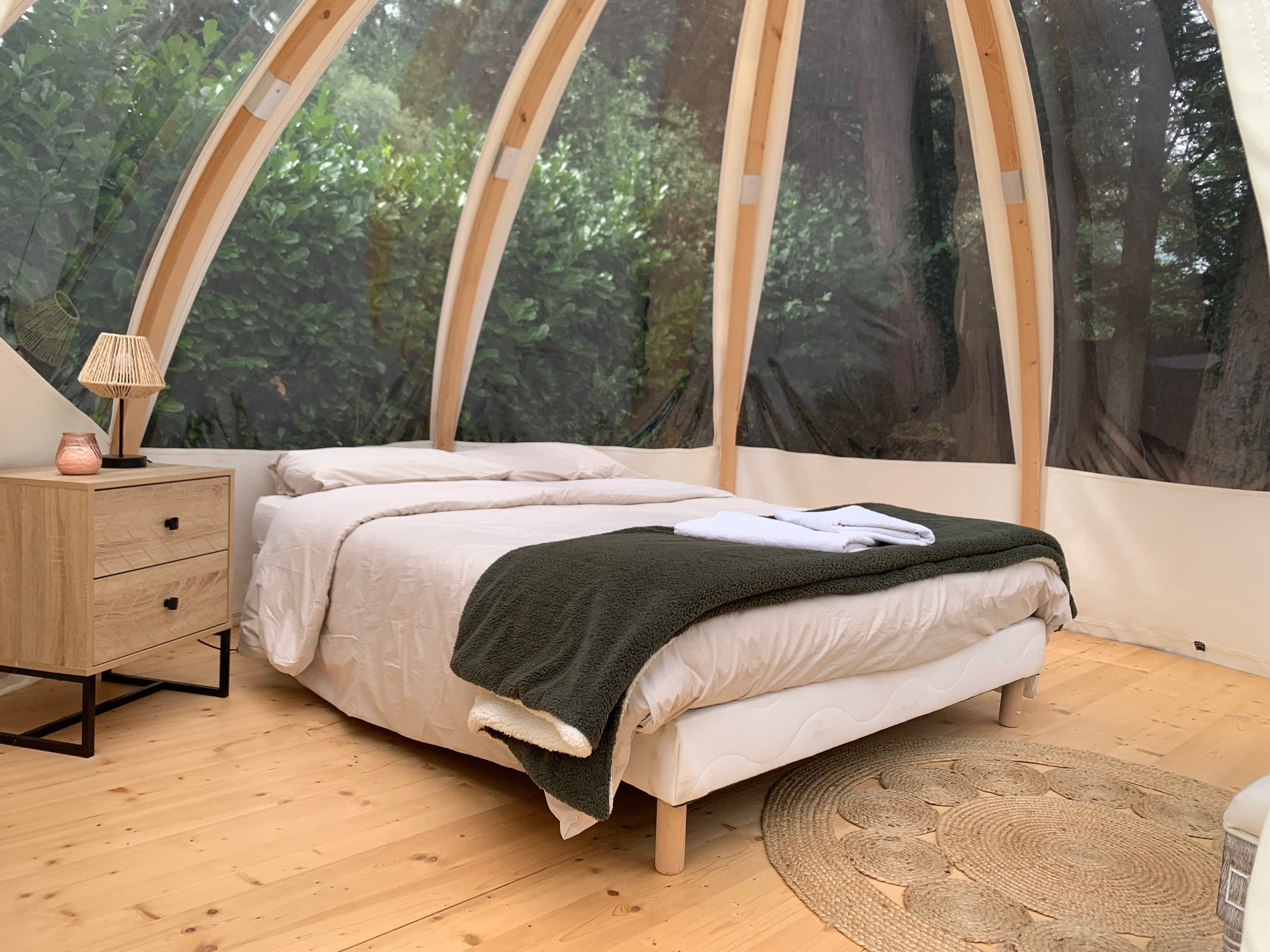 Bulle Wigwam — Évasion romantique avec spa à Pas-de-Calais à Lisbourg — salle de bain
