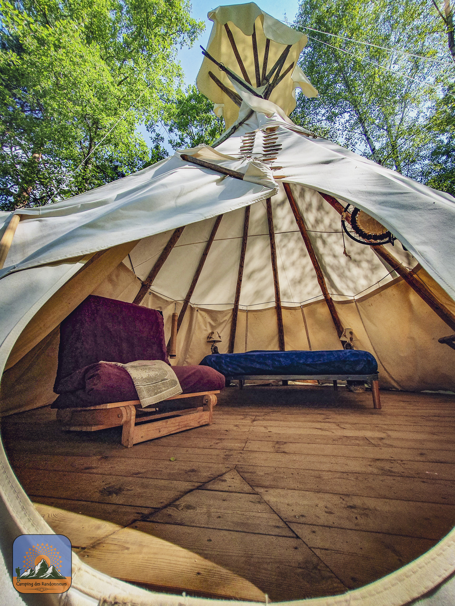Un tipi enchanteur au cœur du Languedoc-Roussillon à Fenouillet — vue intérieure