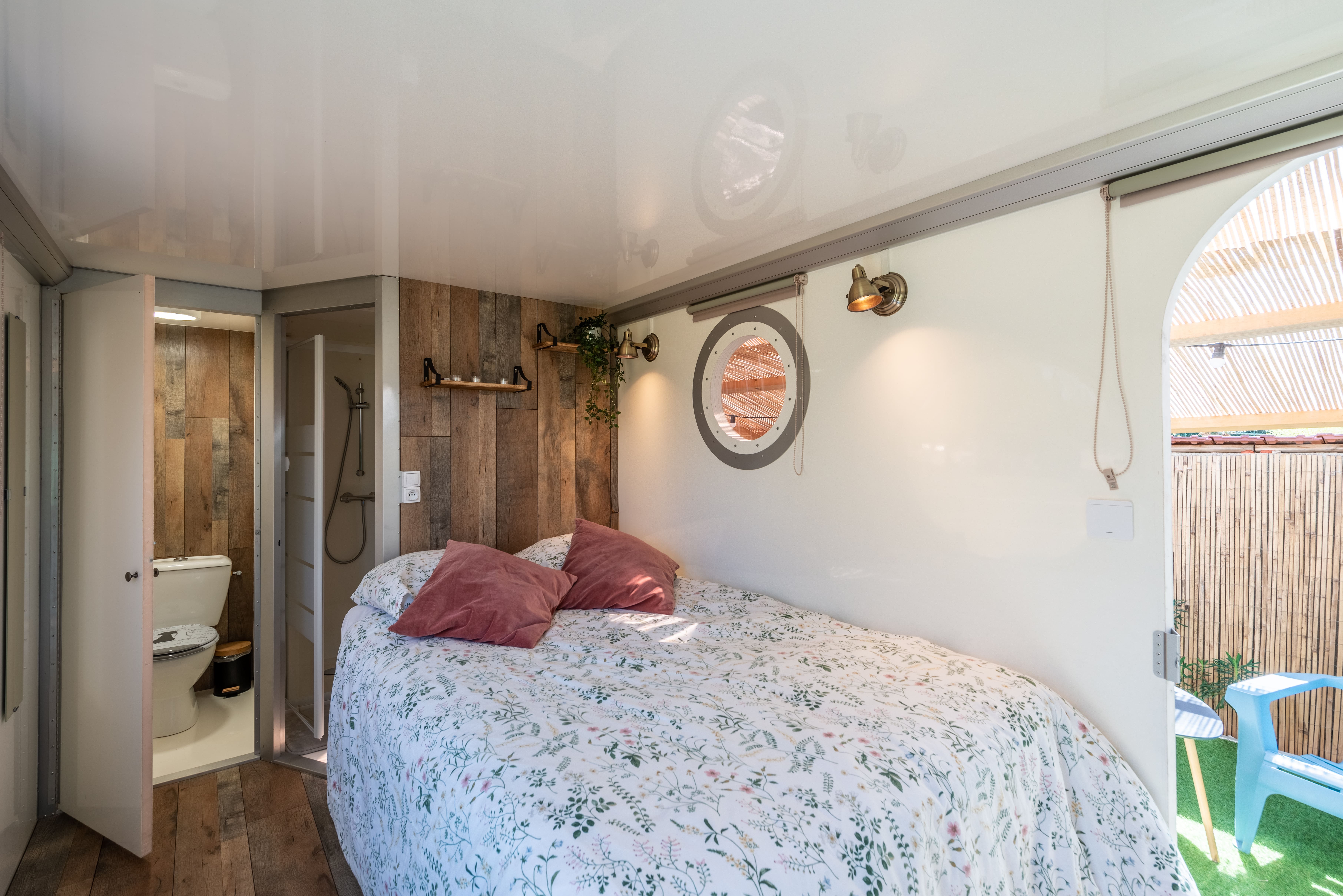 Scarabane & Spa : une expérience inclassable en Bourgogne à Sassenay — détail architectural