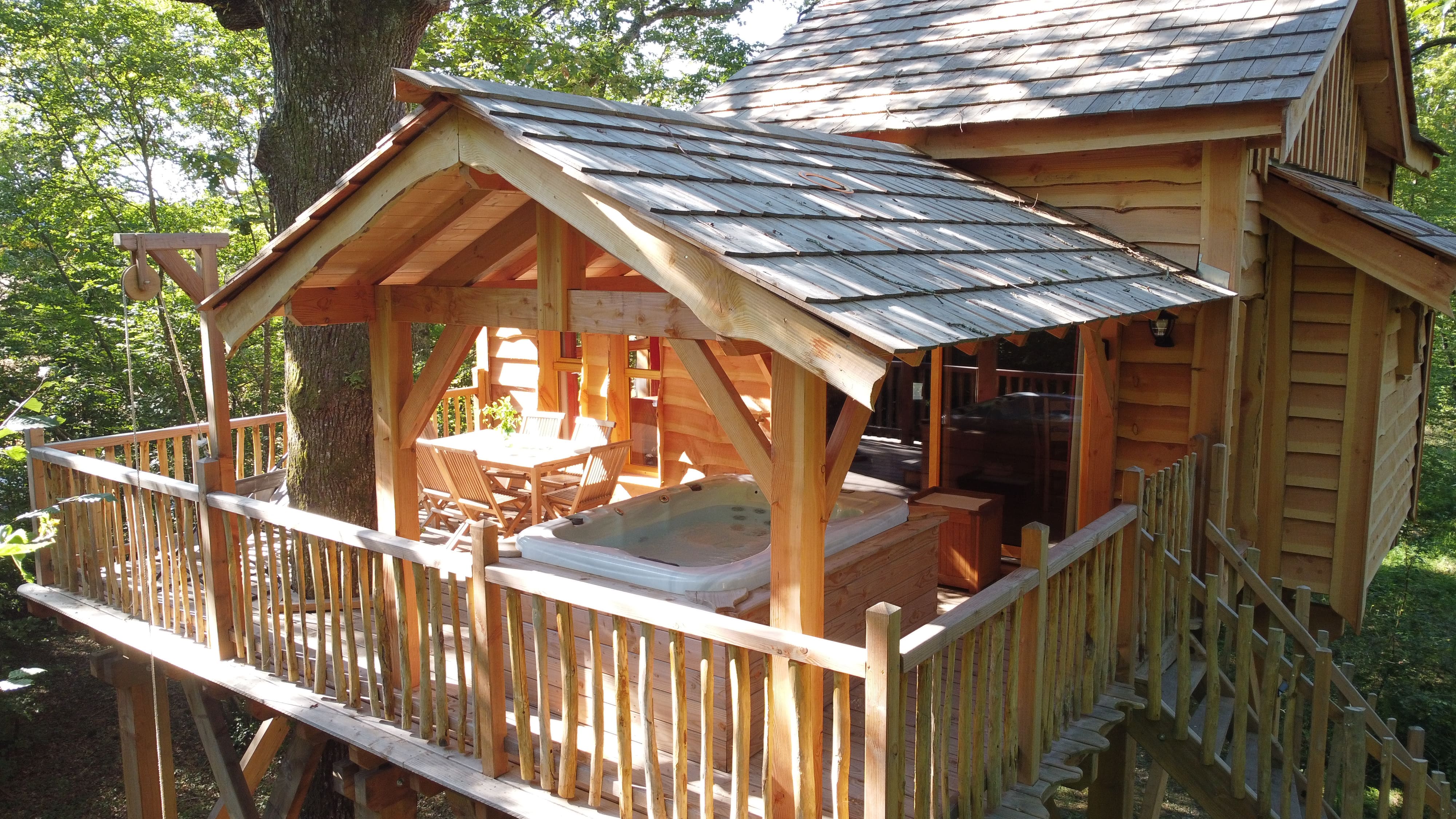 La Cabane aux Oiseaux & Spa : une expérience suspendue dans les arbres à La Bussière — cuisine