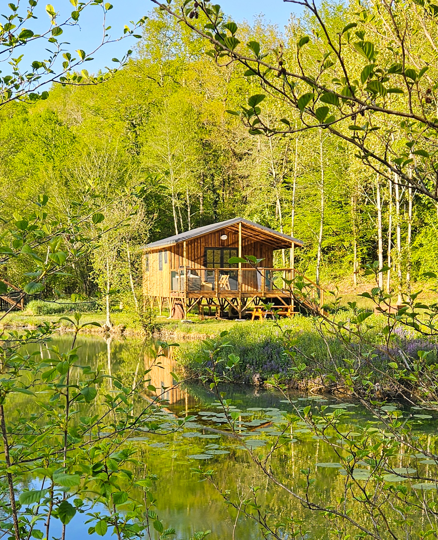 Lodge sur pilotis au cœur de la nature à Saint Andre Allas — espace de vie