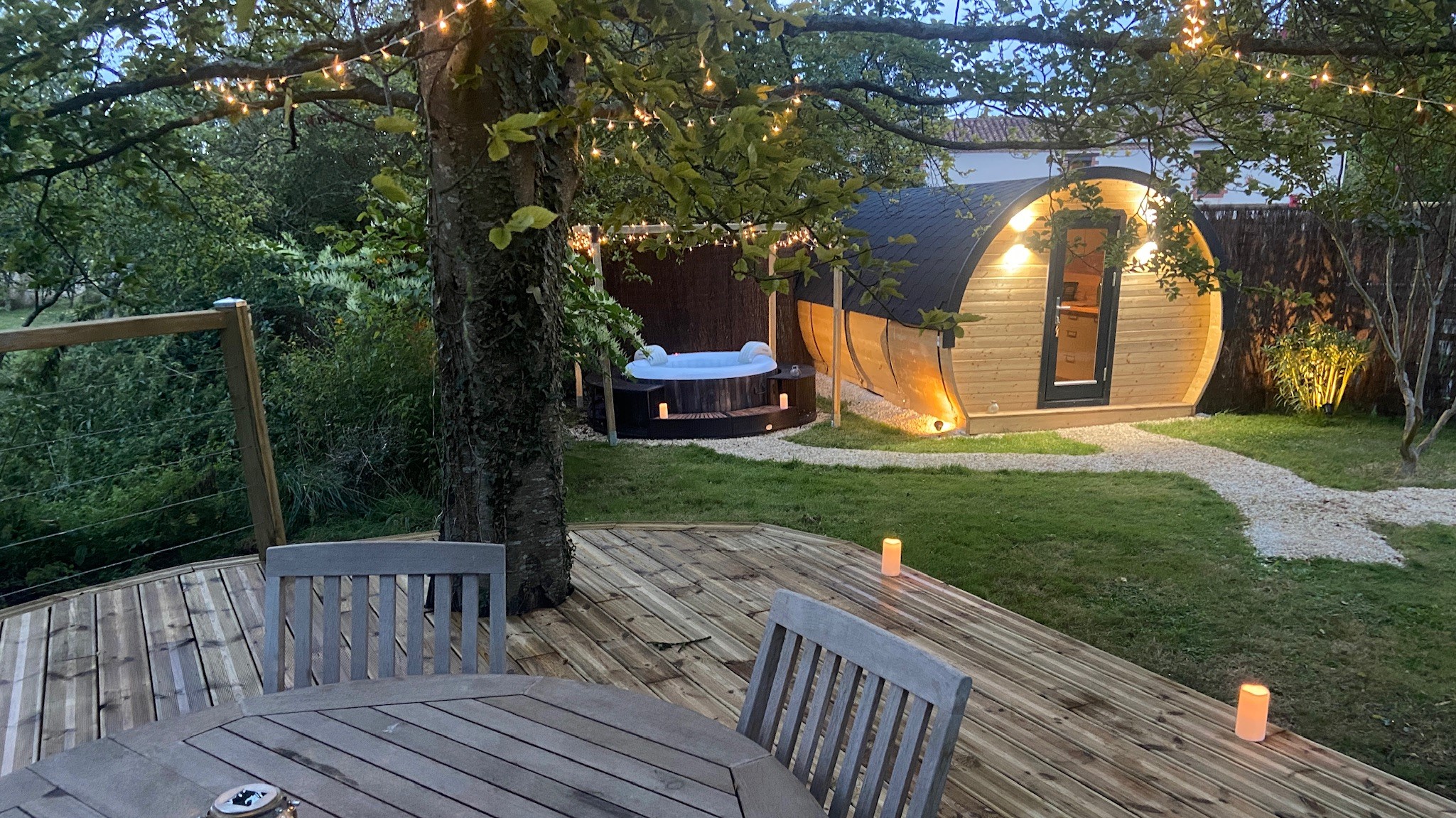 Un tonneau insolite avec spa au cœur du vignoble Nantais