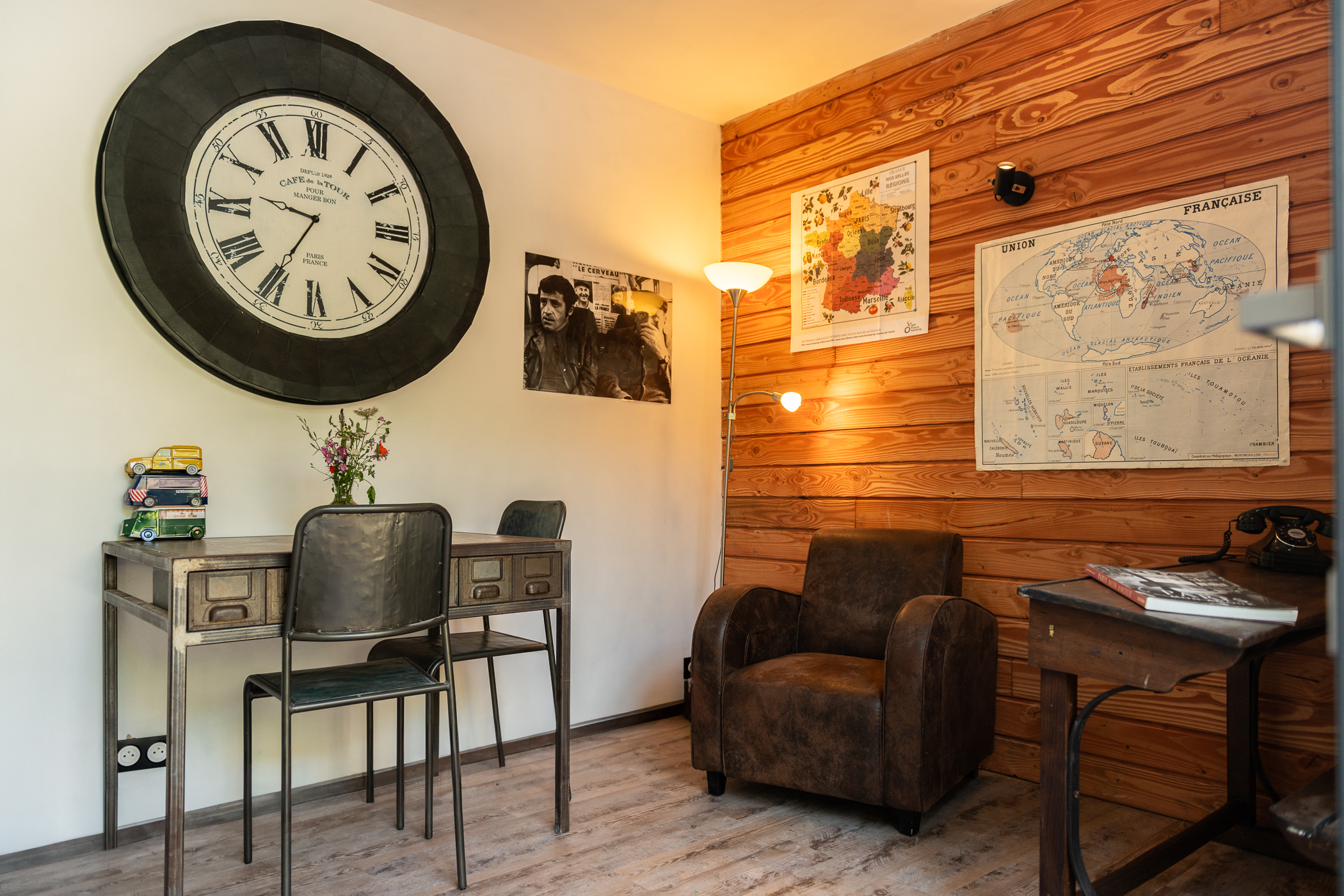 Douce France : une tiny house moderne au cœur de la nature à Le Gue D'allere — vue depuis la terrasse