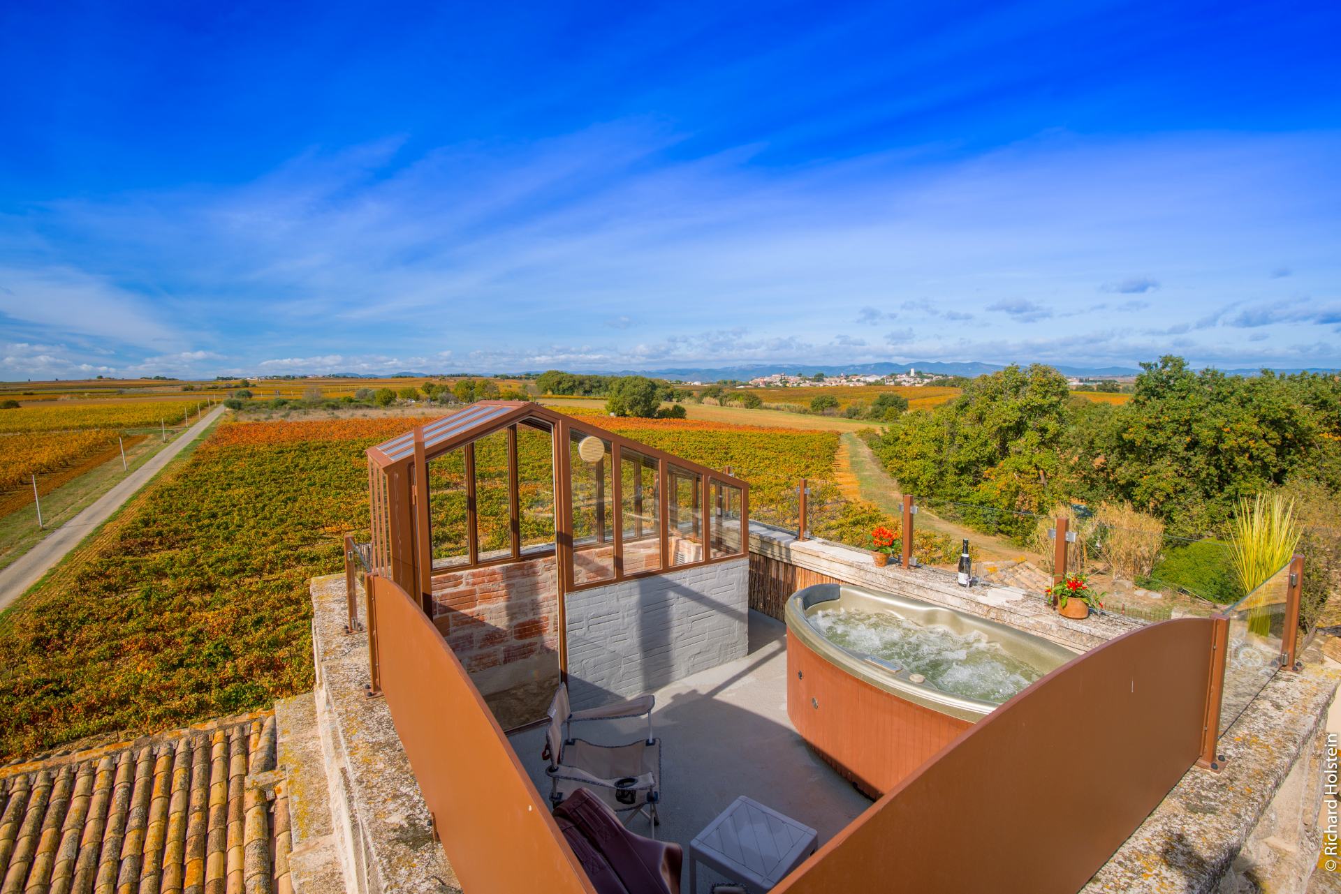Le Nid d'Amour & Spa : une évasion romantique en Languedoc à Puimisson — vue intérieure