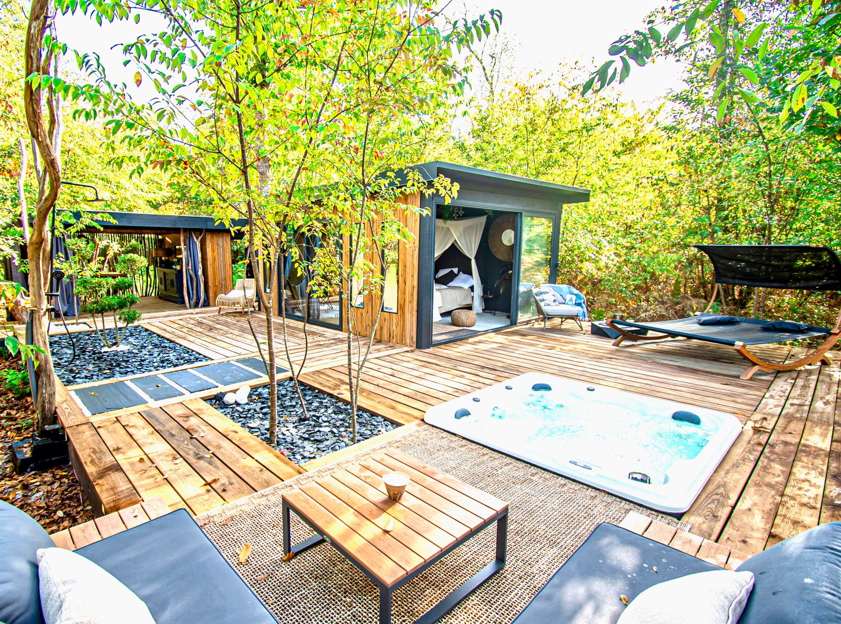 Ecolodge So Wood 33 — Escapade bien-être avec spa à Gironde à Bruges — salle de bain