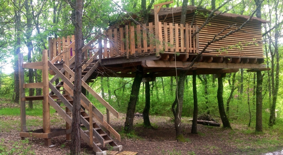 Photo 4/9 — Cabane « La Cabane de Manon : une escapade enchantée dans les arbres » à Beynes Provence-Alpes-Côte d'Azur