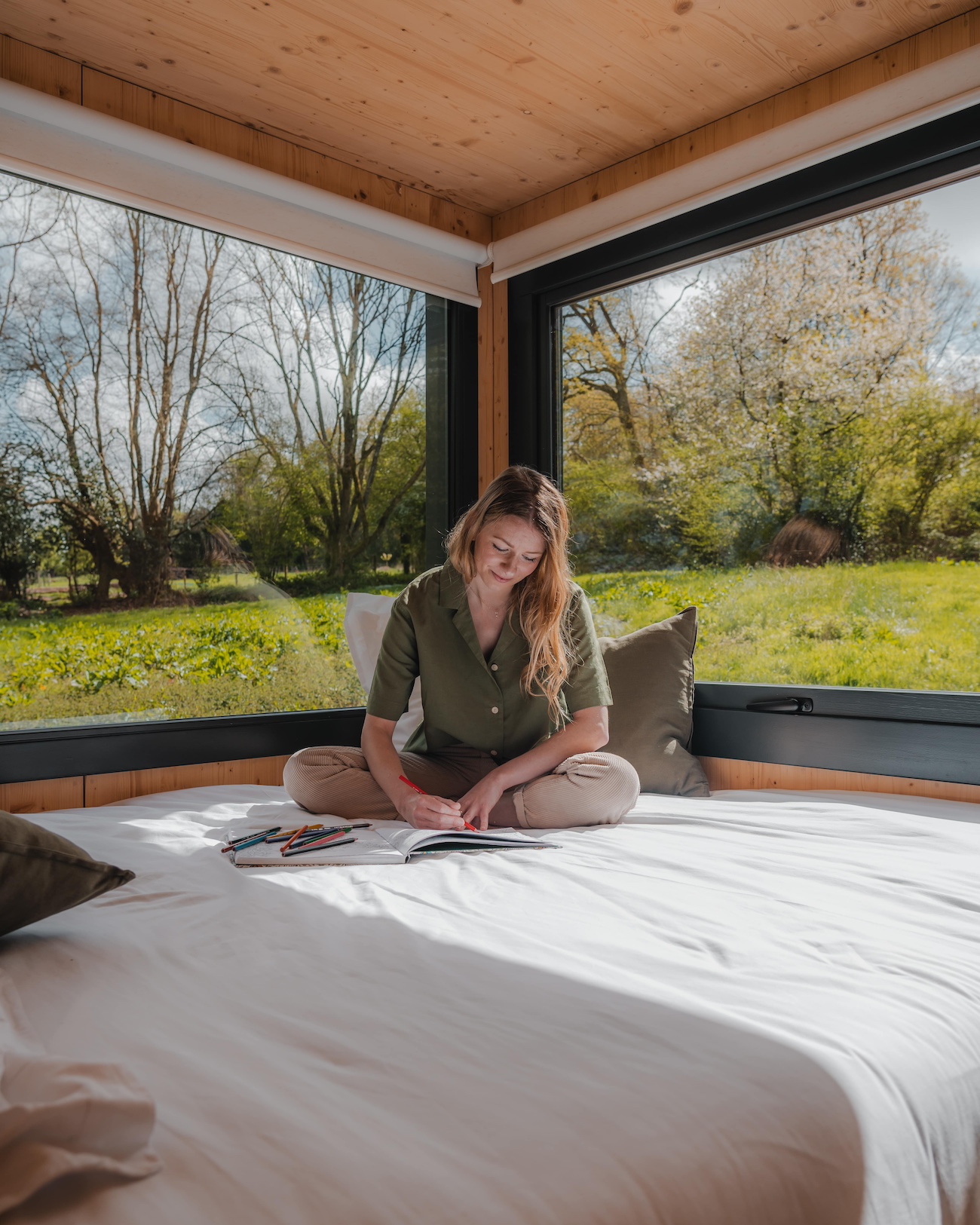 Une escapade enchantée dans une tiny house près de Deauville à Blangy-Le-Château — chambre
