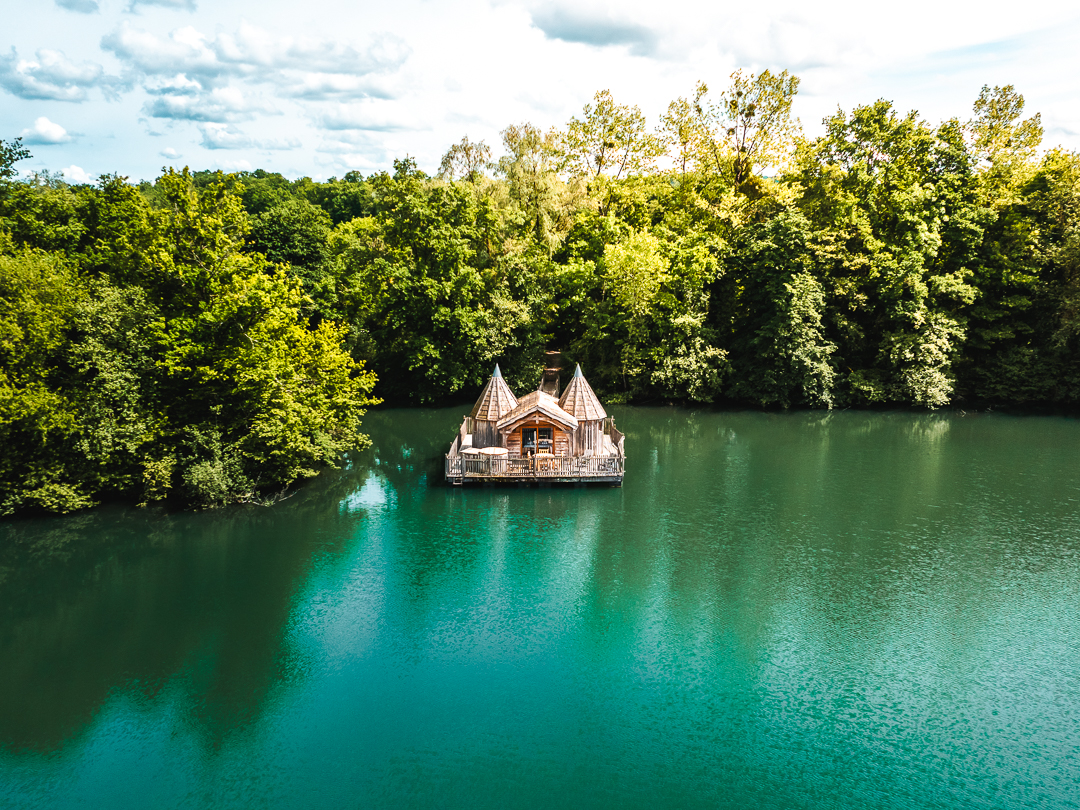 Cabane Spa Château : une évasion sur l'eau en Franche-Comté à Chassey-Lès-Montbozon — vue intérieure