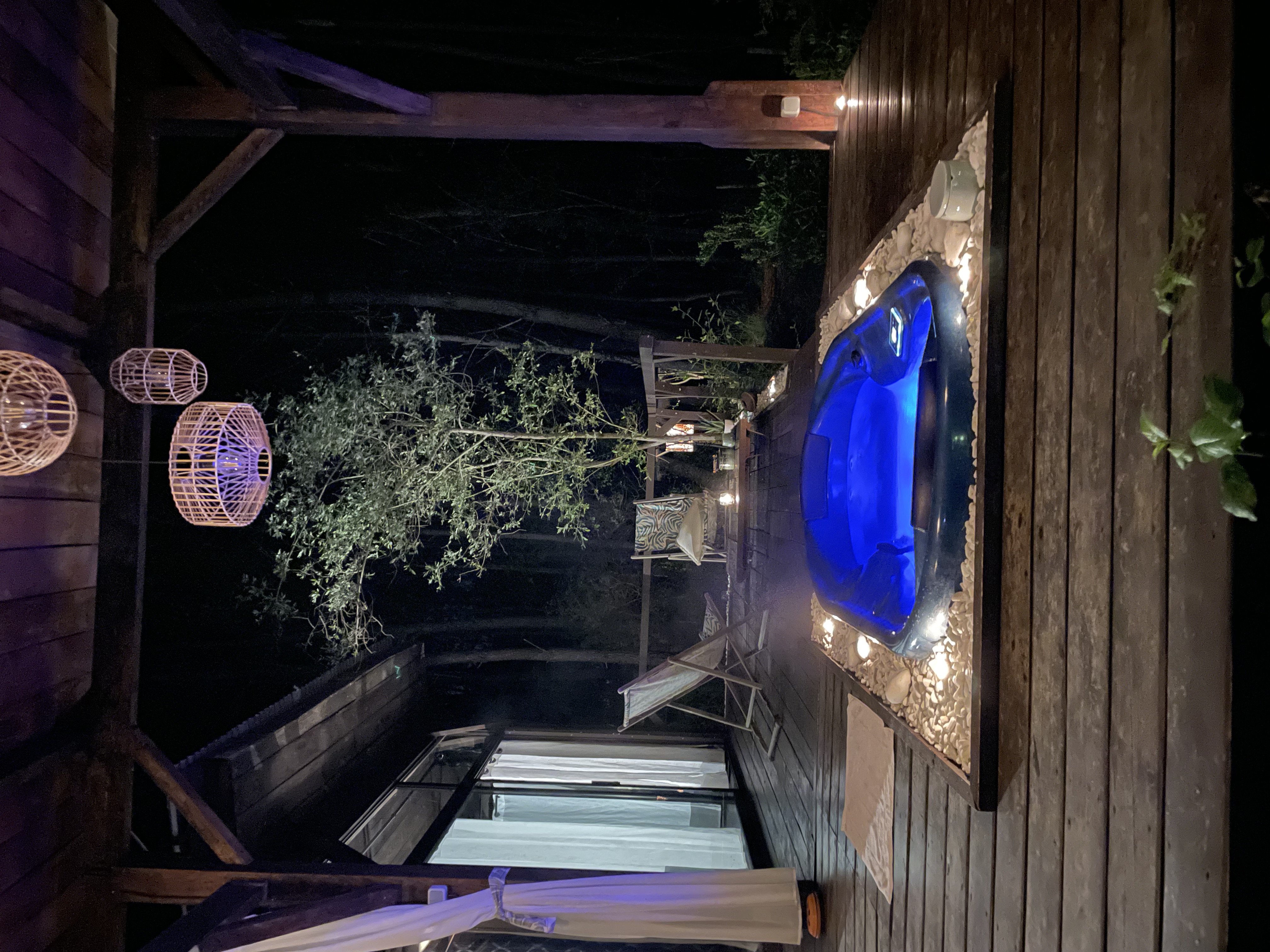 La Cabane O2 et son Spa privatif — Cabane avec vue panoramique à Gironde à Gironde-sur-Dropt — vue depuis la terrasse