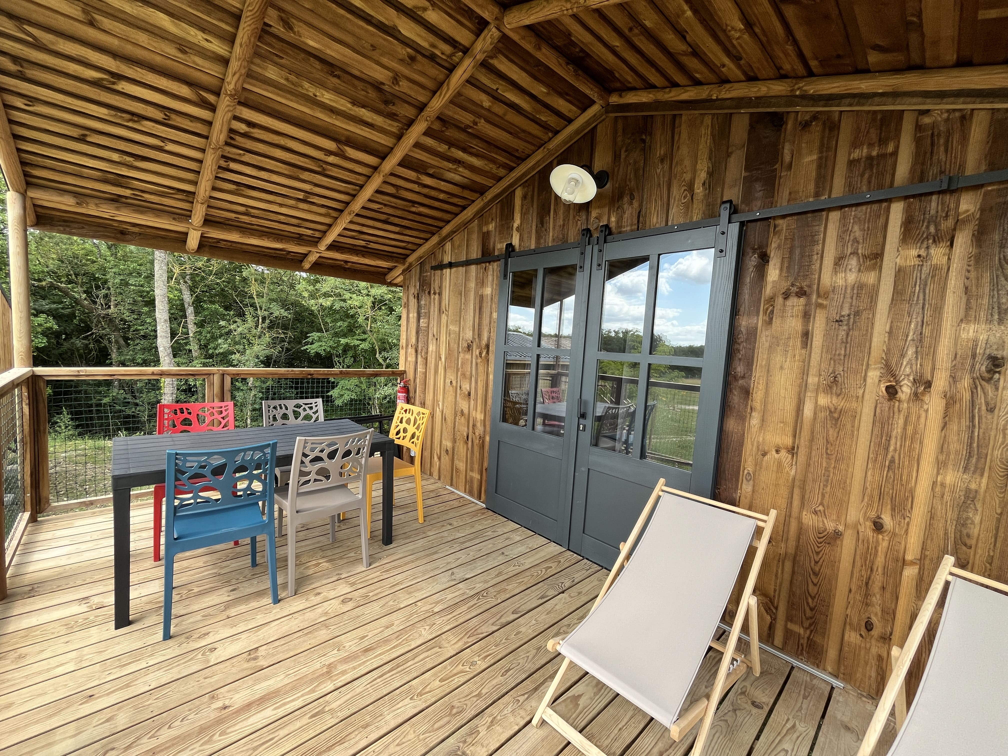 Cabane Lodge Familiale : une escapade sur pilotis en Centre-Val de Loire à Chisseaux — espace de vie