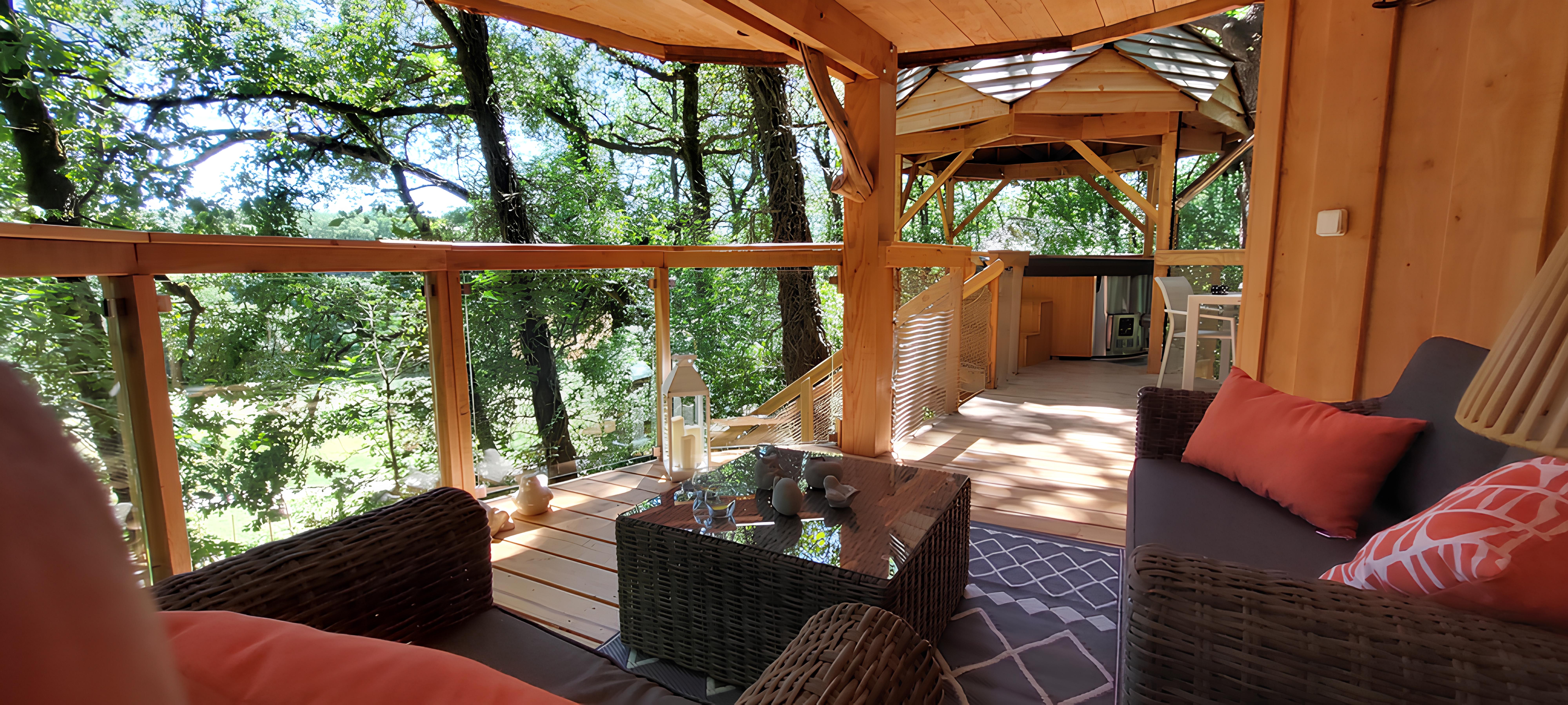 Cabane perchée ASTERIA — Nuit romantique avec spa à Sarrant (Gers) à Sarrant — environnement naturel