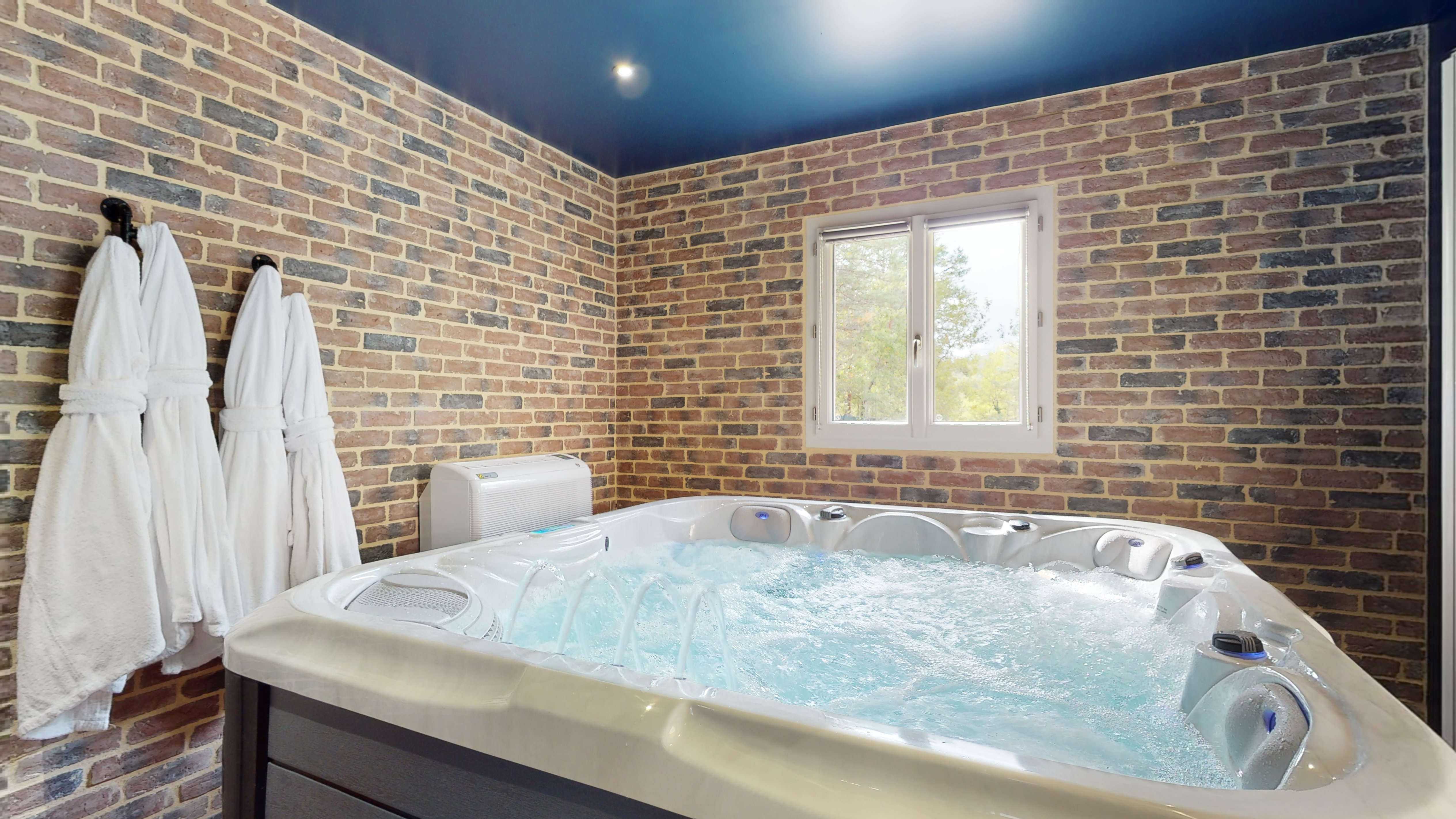 Gîte Loft & Spa privatif — Maison insolite avec spa à Dordogne