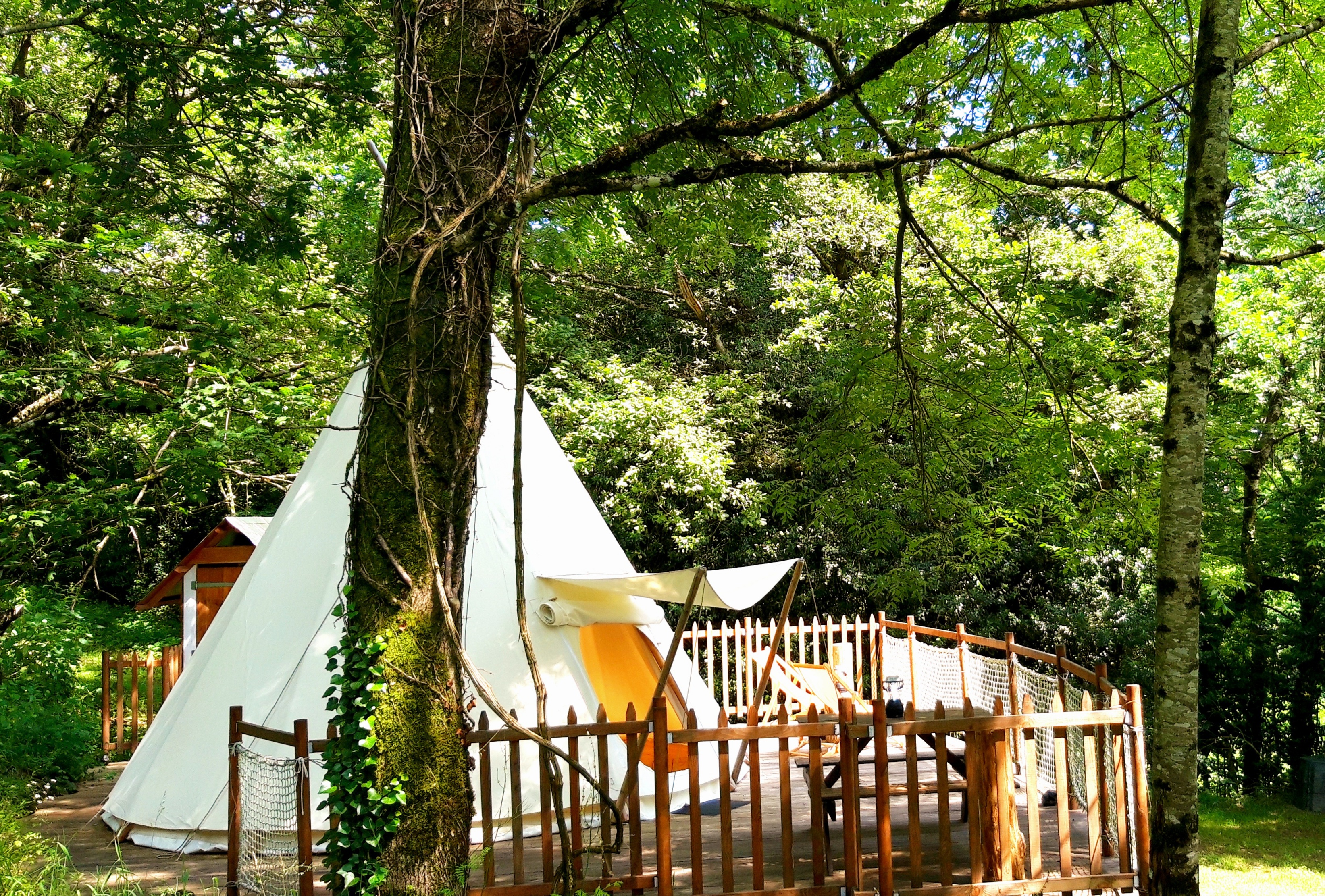 Le Tipi à Marie — Nuit en pleine nature avec spa à Tarn à Albi — salle de bain