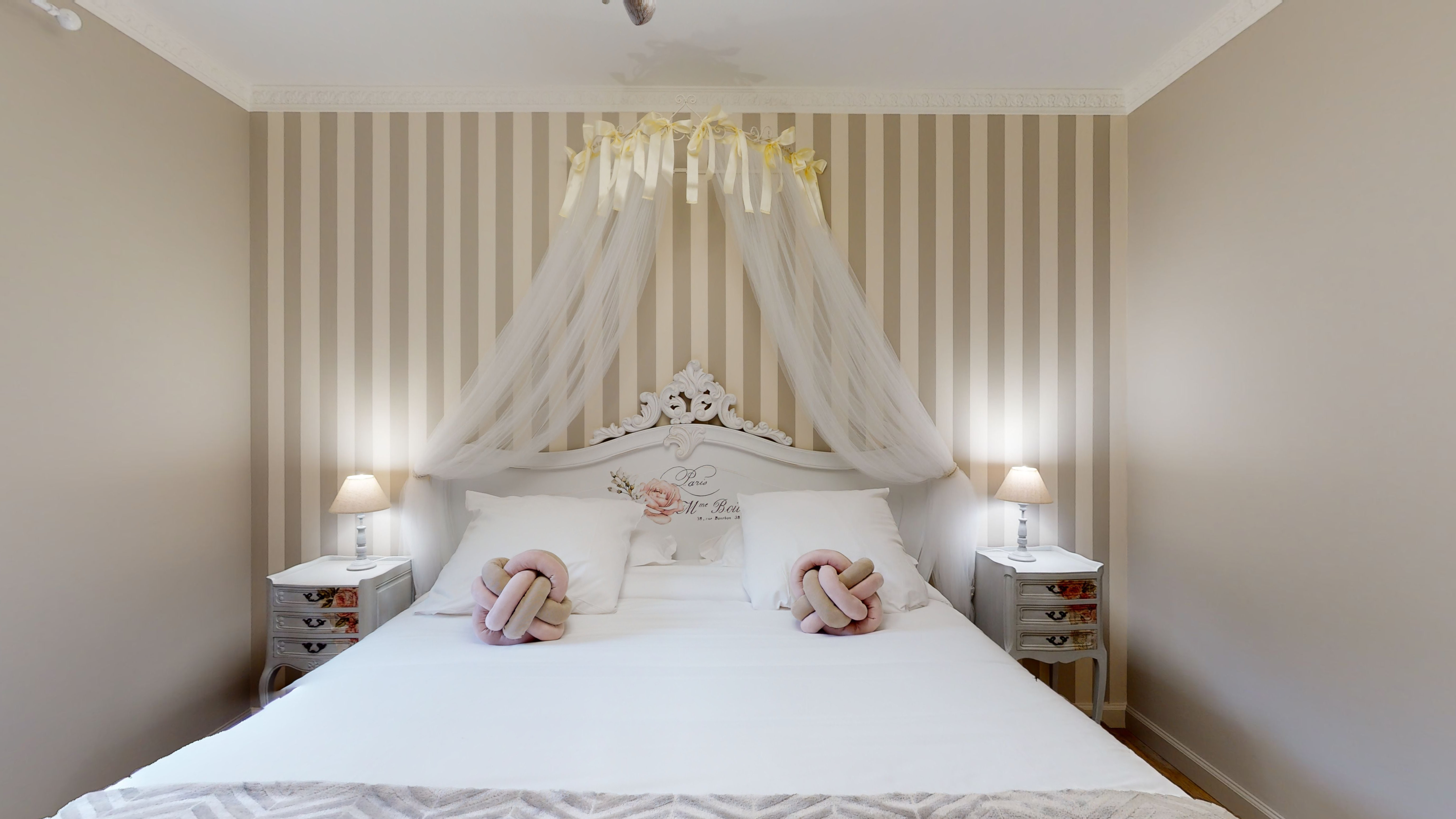 Gîte Romantique & Spa privatif — Maison insolite avec jacuzzi en Dordogne à Coursac — chambre