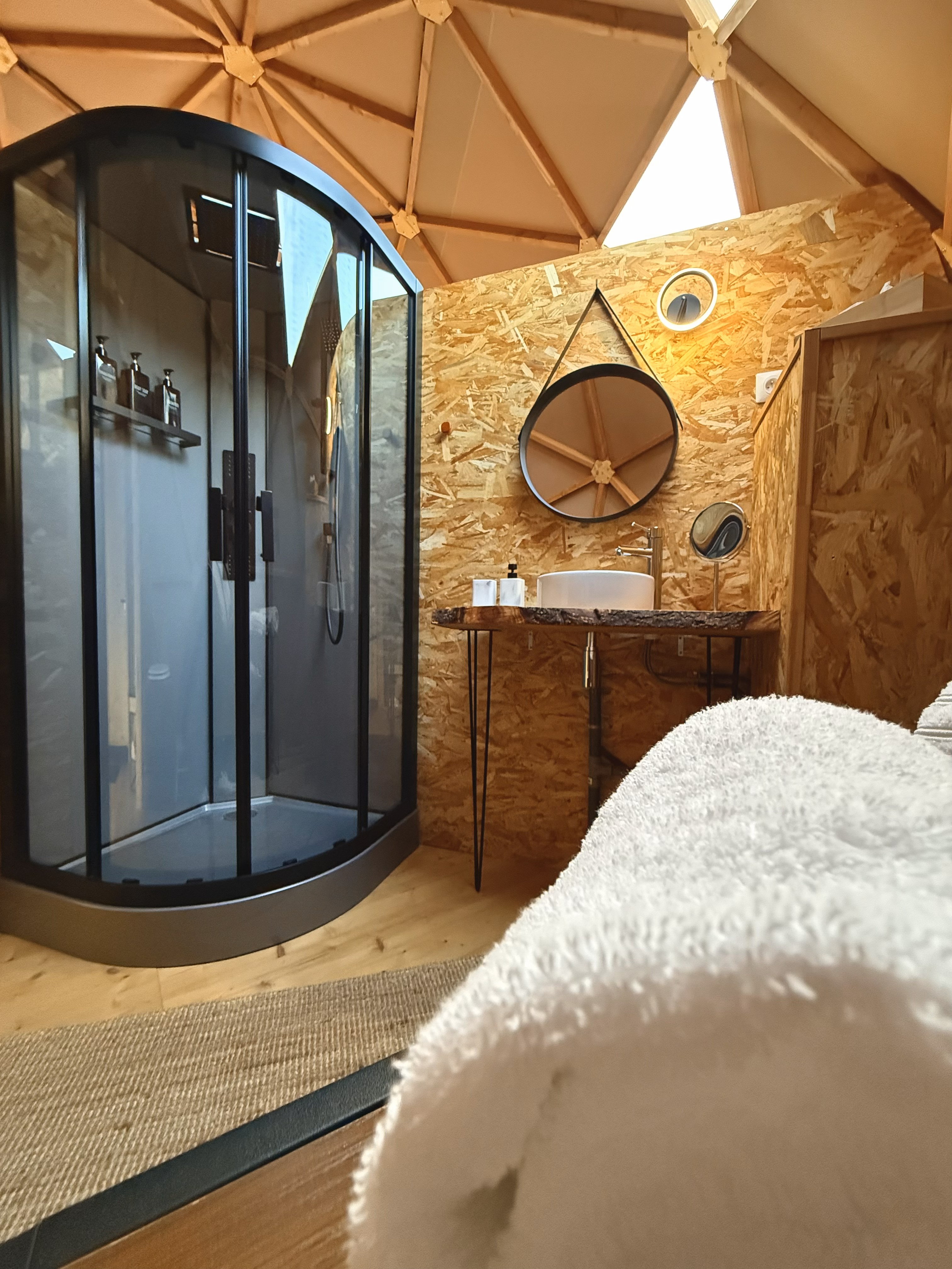 Le dôme Bel'Etoile — Dôme avec spa à Saint-Valery-en-Caux à Saint-Valery-en-Caux — espace de vie