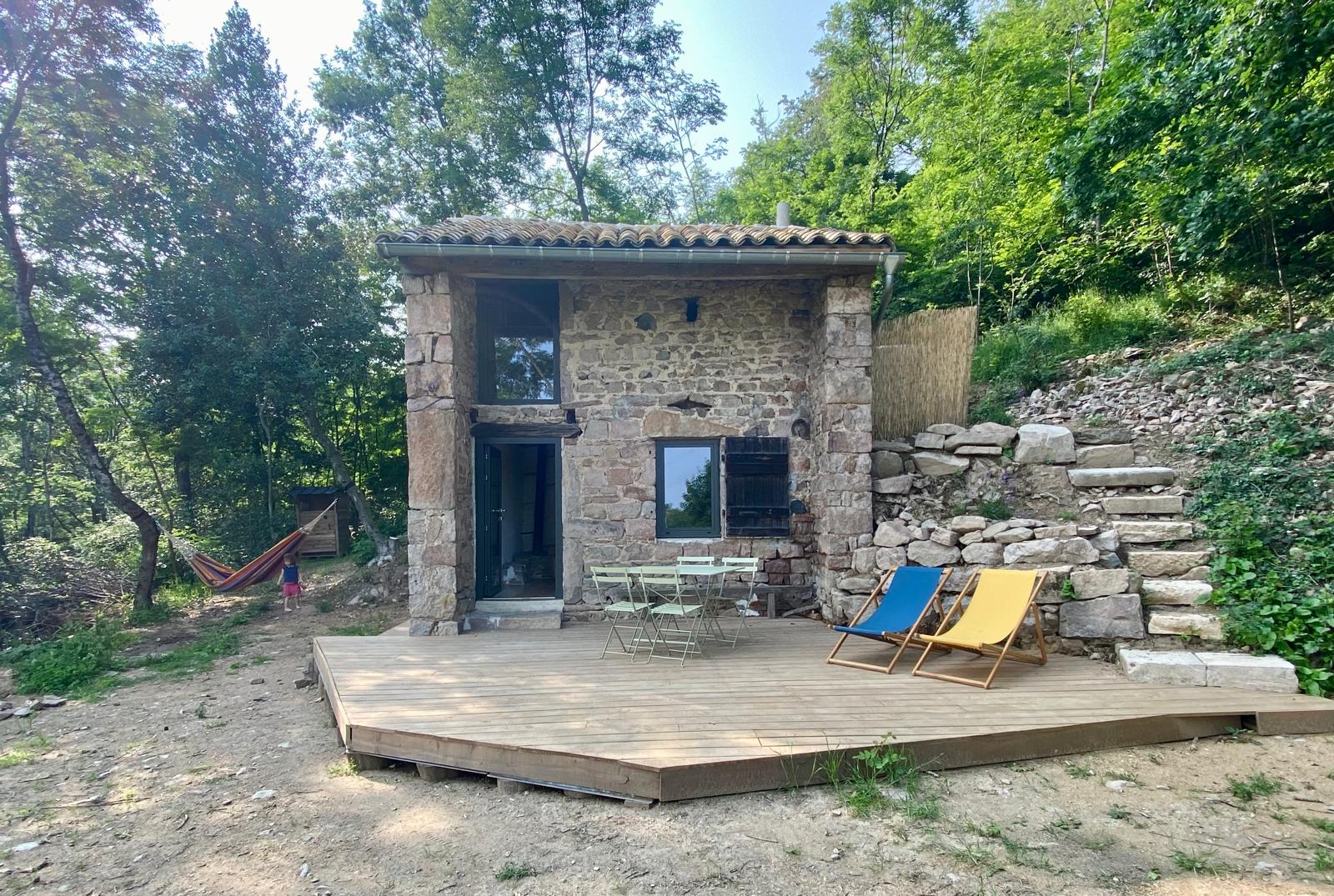 Cabane autonome dans les bois — Séjour nature à Saône-et-Loire