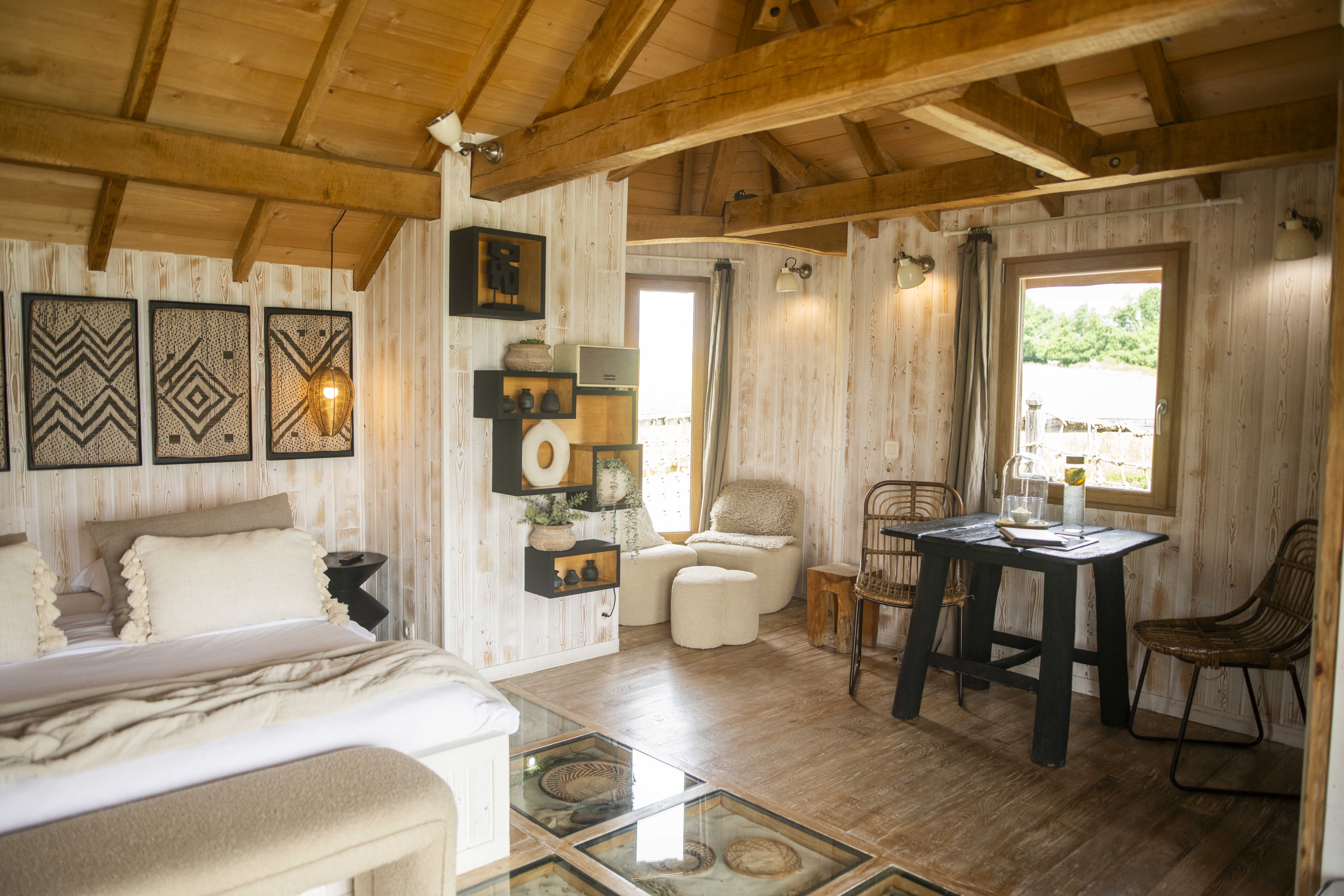 Cabane Château Biron & spa : une évasion sur l'eau en Aquitaine à Beaumontois En Perigord — cuisine