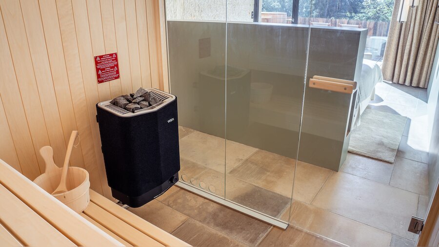 Suite Prestige Terrasse — Château avec sauna & bain nordique à Indre-et-Loire à Tours — environnement naturel