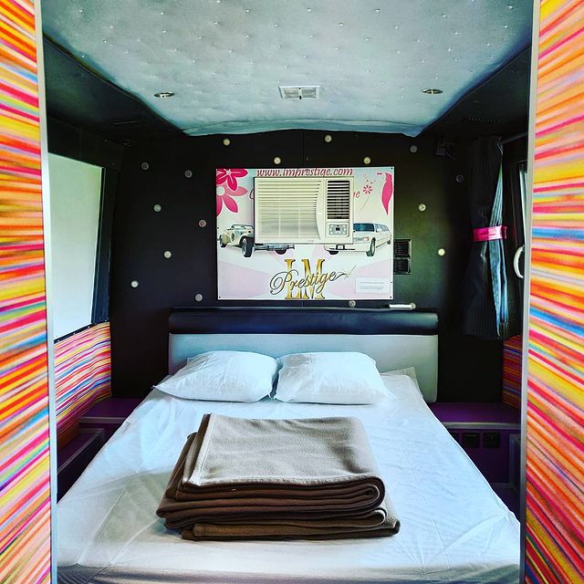 Le Bus Vip Star — Hébergement insolite avec spa à Saint-Michel-Chef-Chef à Saint-Nazaire — environnement naturel