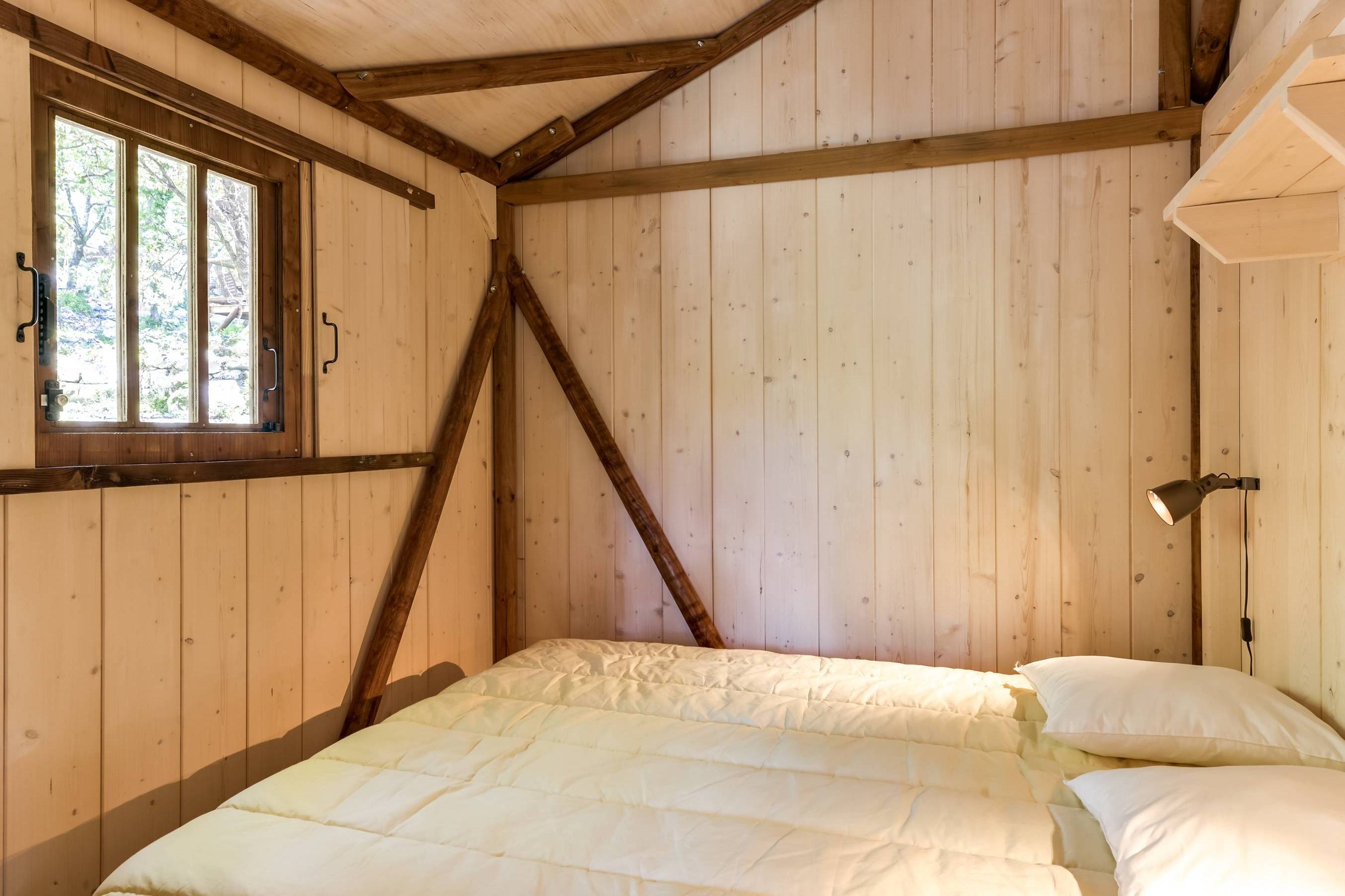 Les Chênes Verts : un écolodge enchanteur en pleine nature à Balazuc — environnement naturel