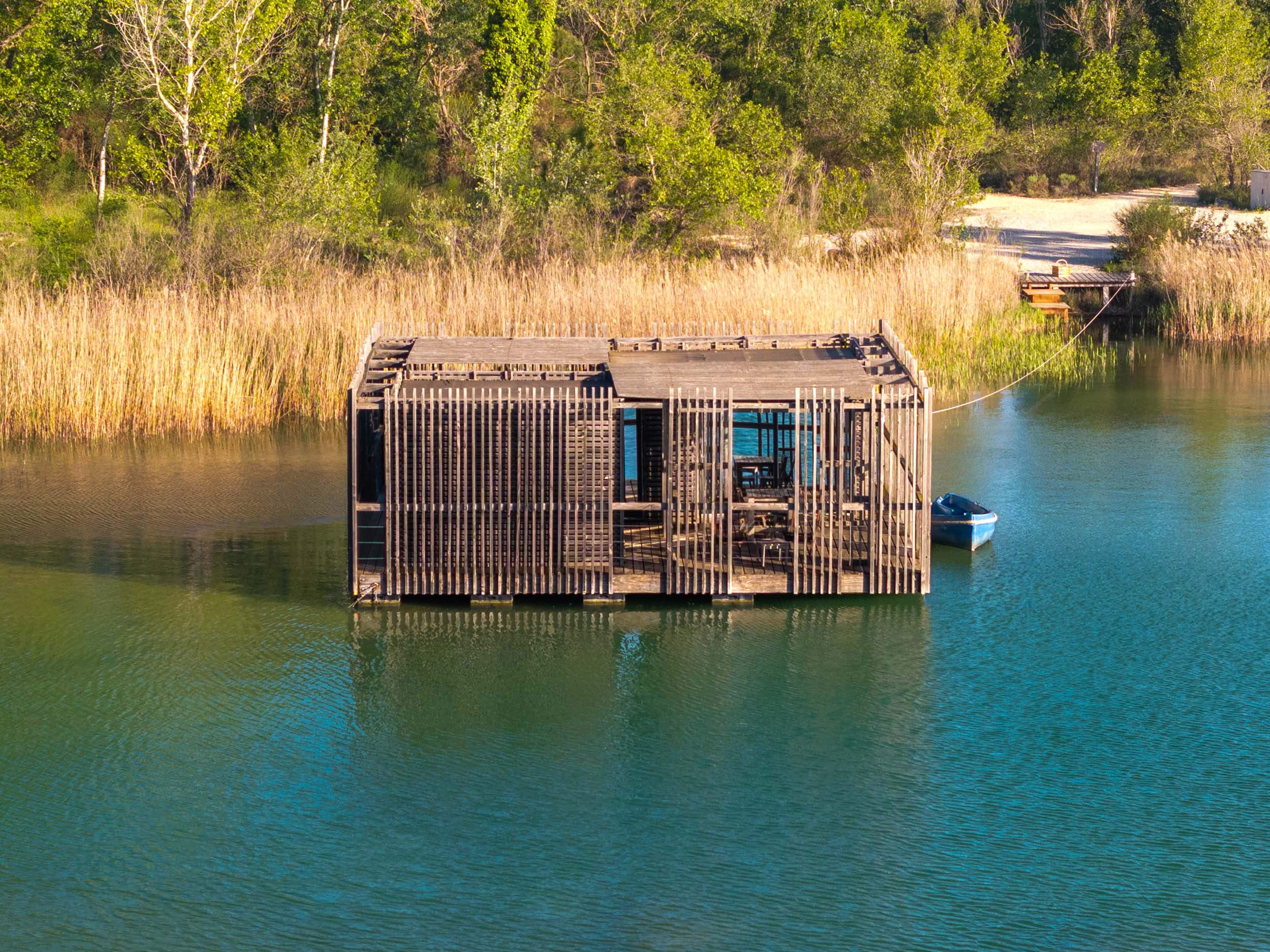 Cabane Spa Elixir : une évasion sur l'eau en Provence