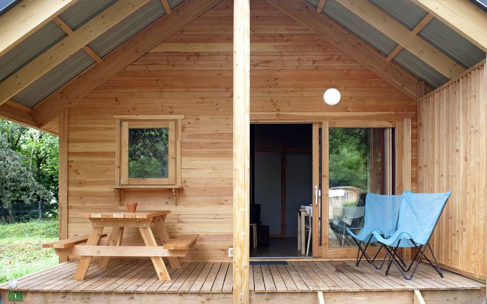 Chalet Montana : un refuge romantique au cœur des Alpes à Divonne Les Bains — chambre