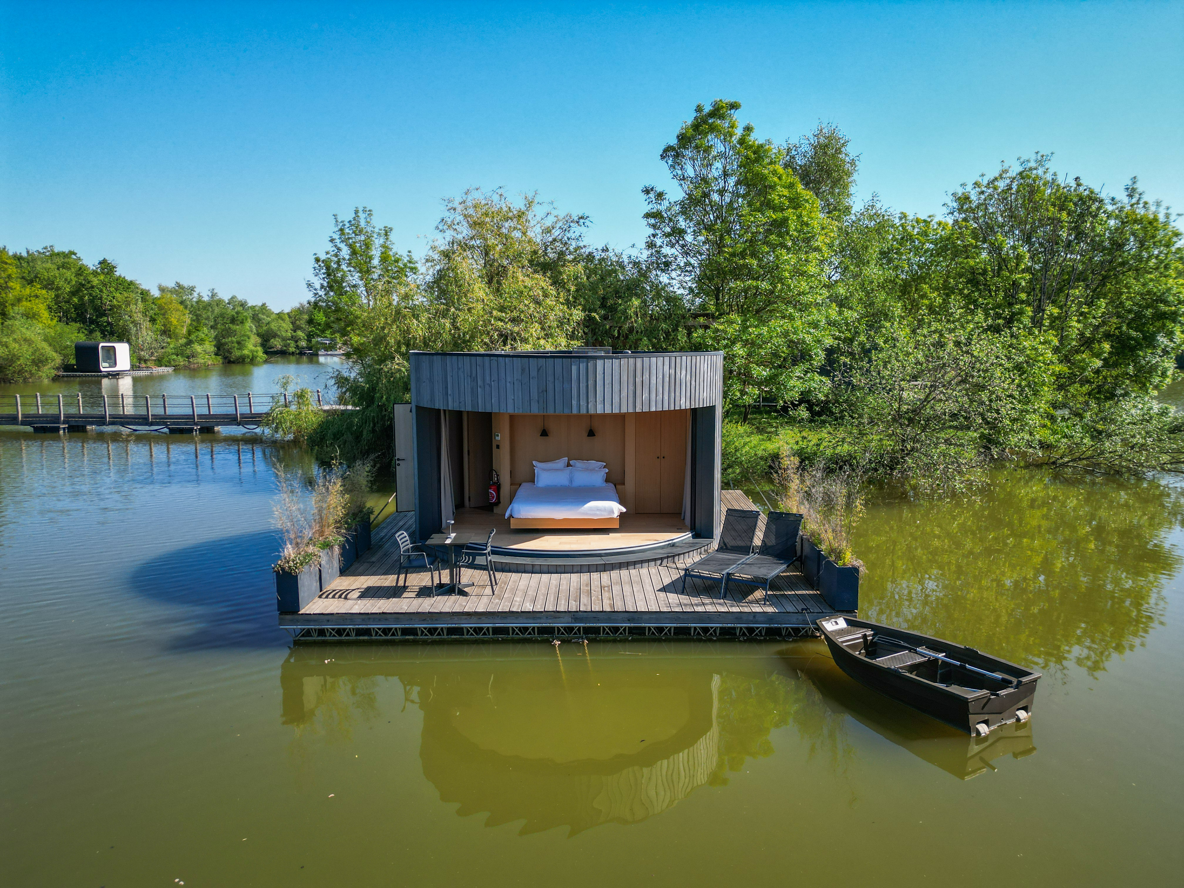 LUMIPOD SPA FLOTTANT — Cabane sur l'eau avec spa privatif à Ain à Meillonnas — salle de bain