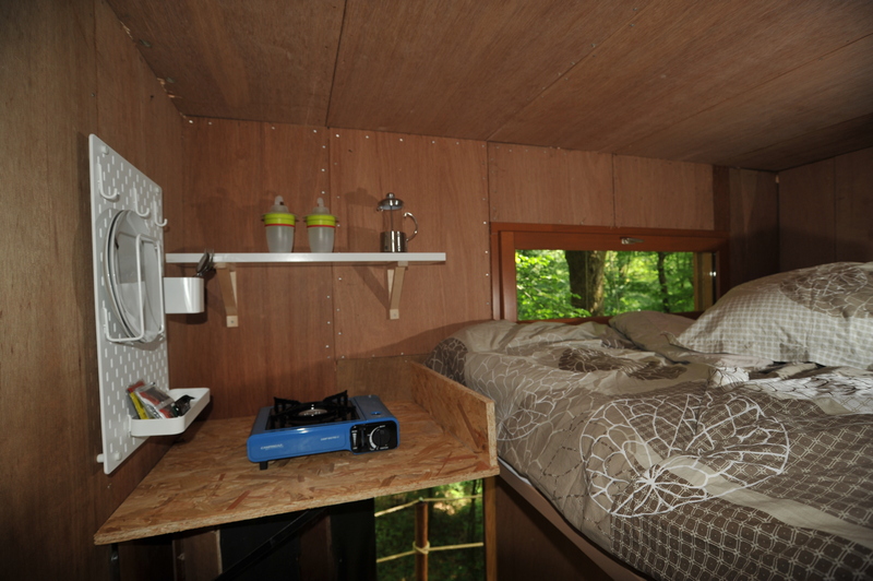 La Cabane des Troglodytes : un refuge suspendu en Franche-Comté à Mont Sous Vaudrey — vue depuis la terrasse