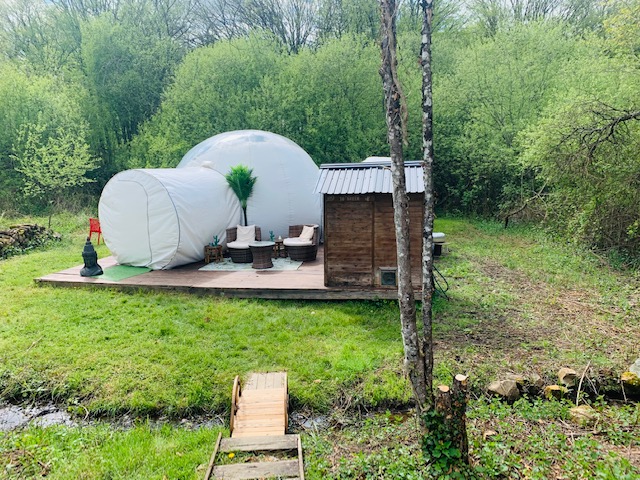 Évasion dans une bulle spa So'Green en Dordogne à Lanouaille — vue intérieure