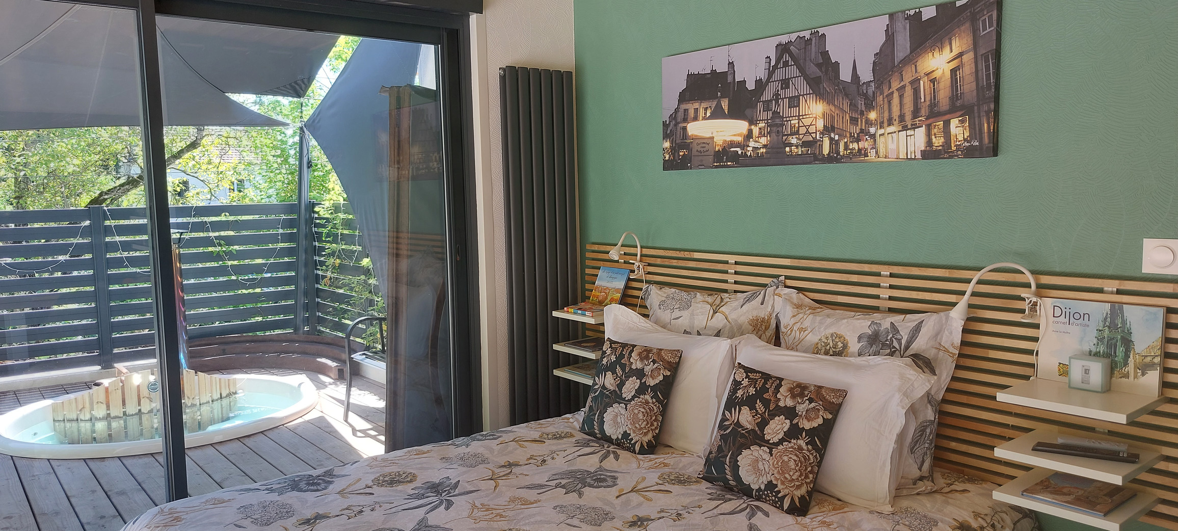 Le Jardin des Ecureuils : une cabane féerique en Bourgogne à Dijon — chambre