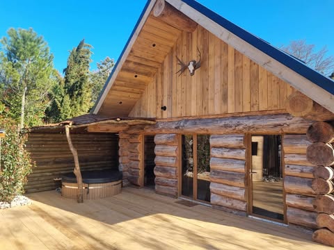 Le Caribou & Spa — Chalet avec jacuzzi à Haute-Saône