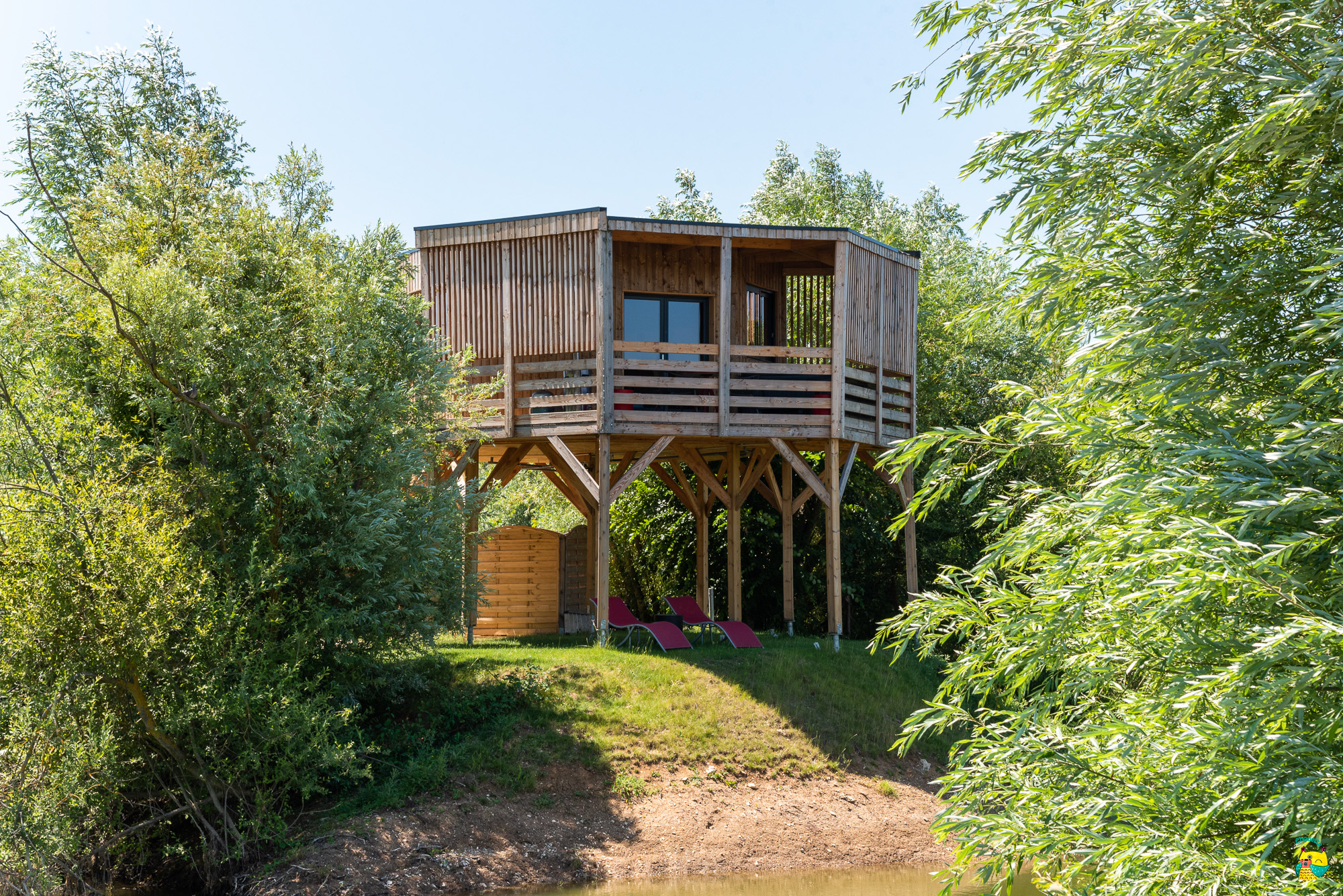 Lodge sur pilotis Duo avec spa et sauna privatif en Bourgogne à Chablis — vue intérieure