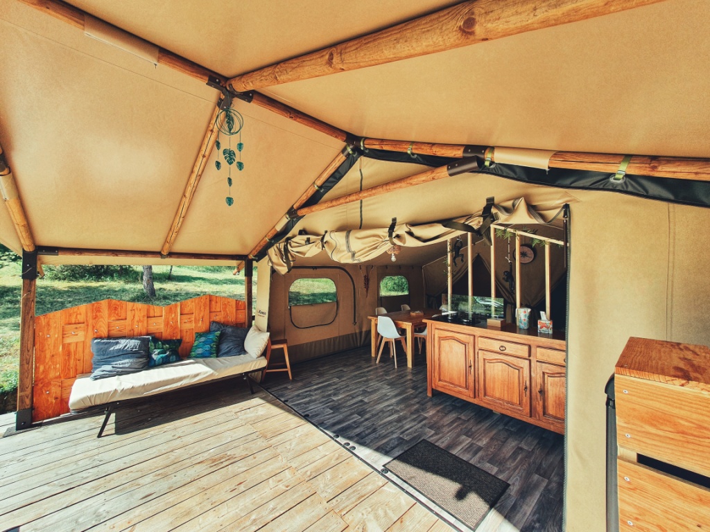 Tente Lodge Grenade : une expérience immersive en pleine nature à Dun — espace de vie