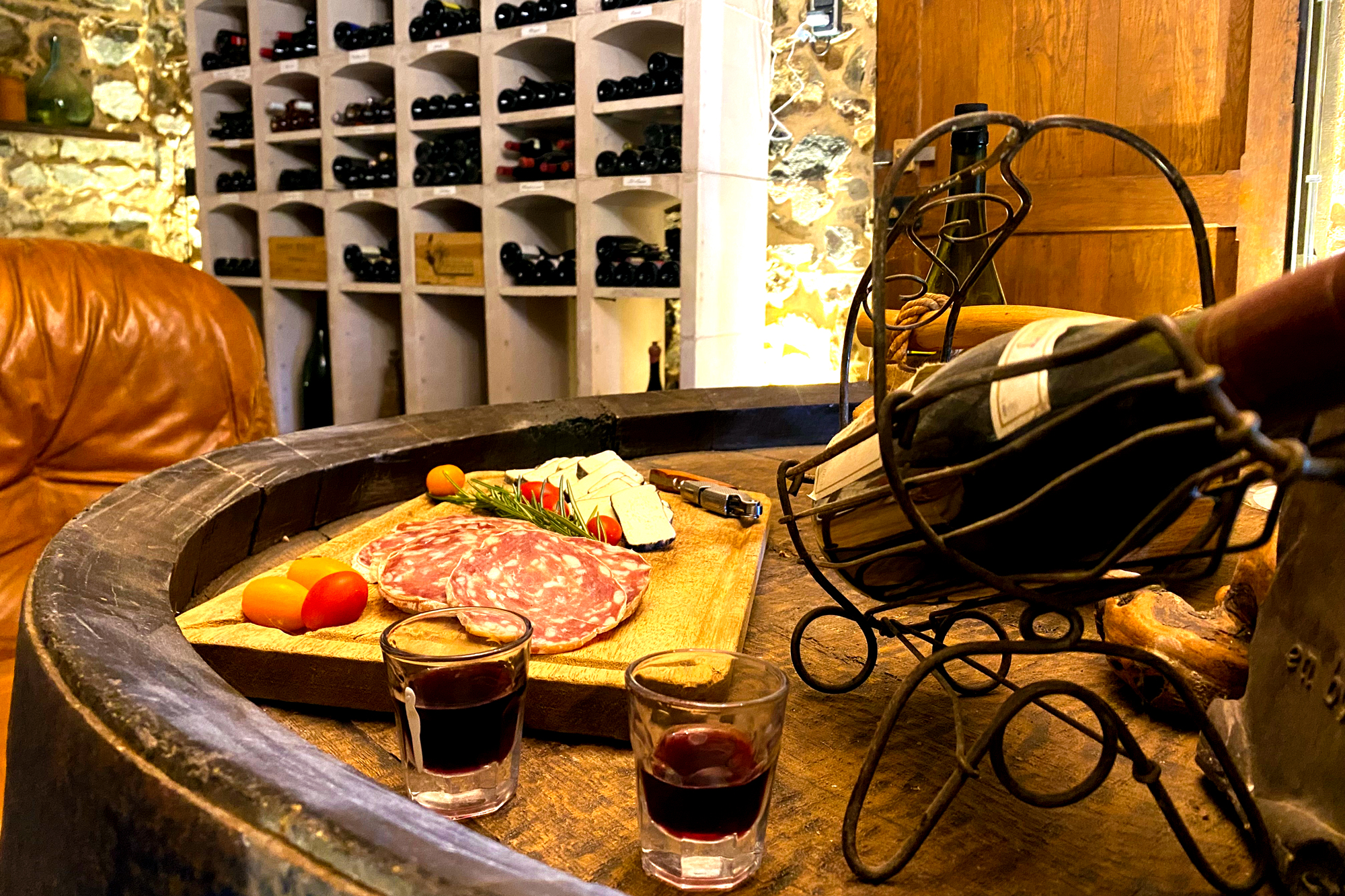 Maison de hobbit — Séjour féérique avec spa à Rhône à Quincié-en-Beaujolais — cuisine
