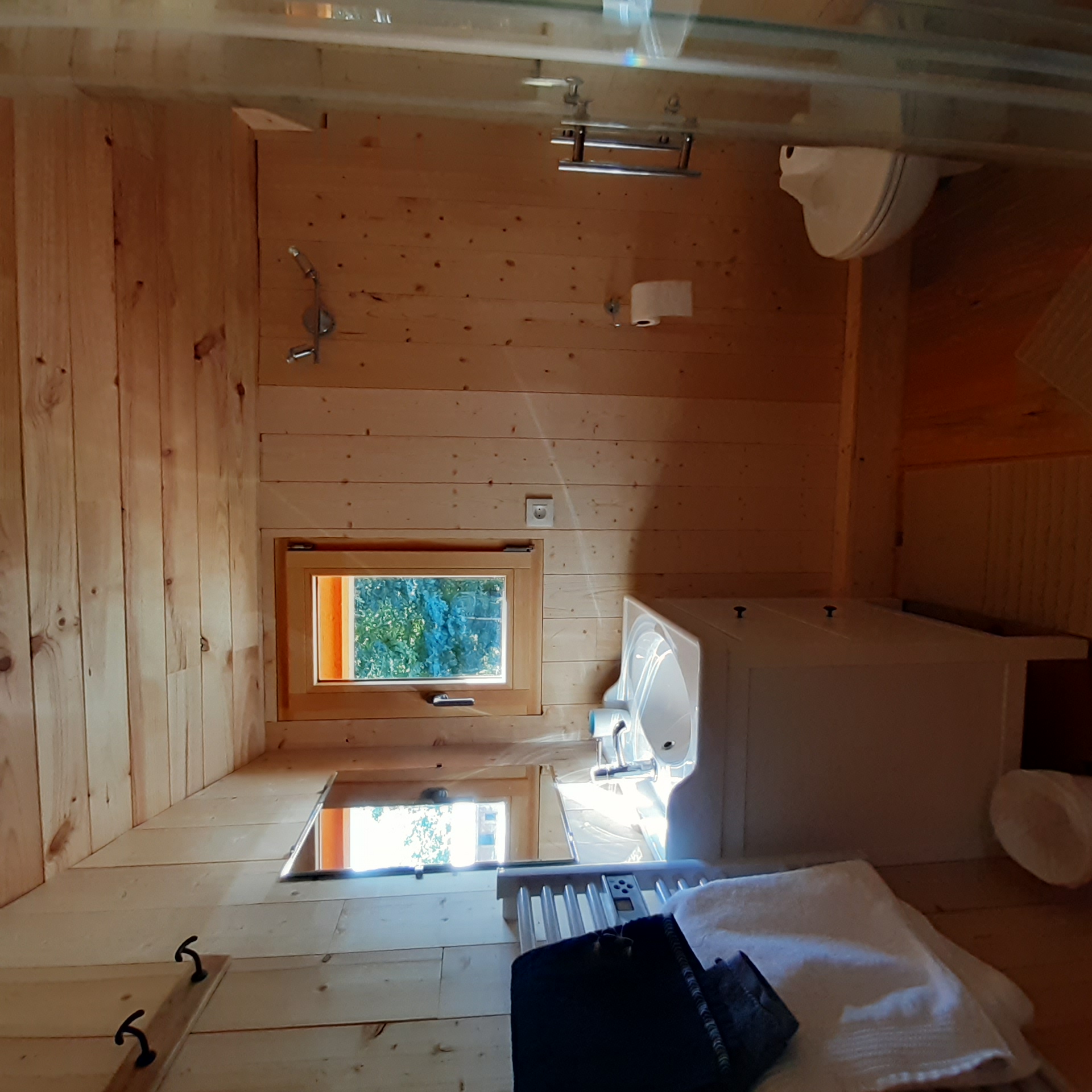 La cabane du bosquet — Cabane avec spa à Charnizay (Indre-et-Loire) à Charnizay — cuisine