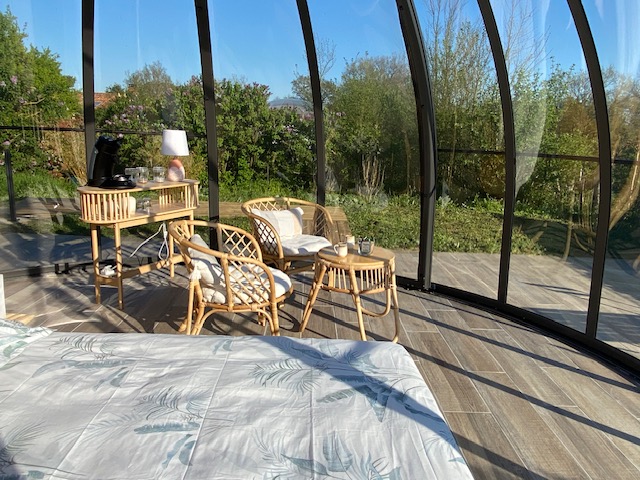Le Dôme Cristal — Bulle avec vue panoramique à Deux-Sèvres à Argentonnay — espace de vie