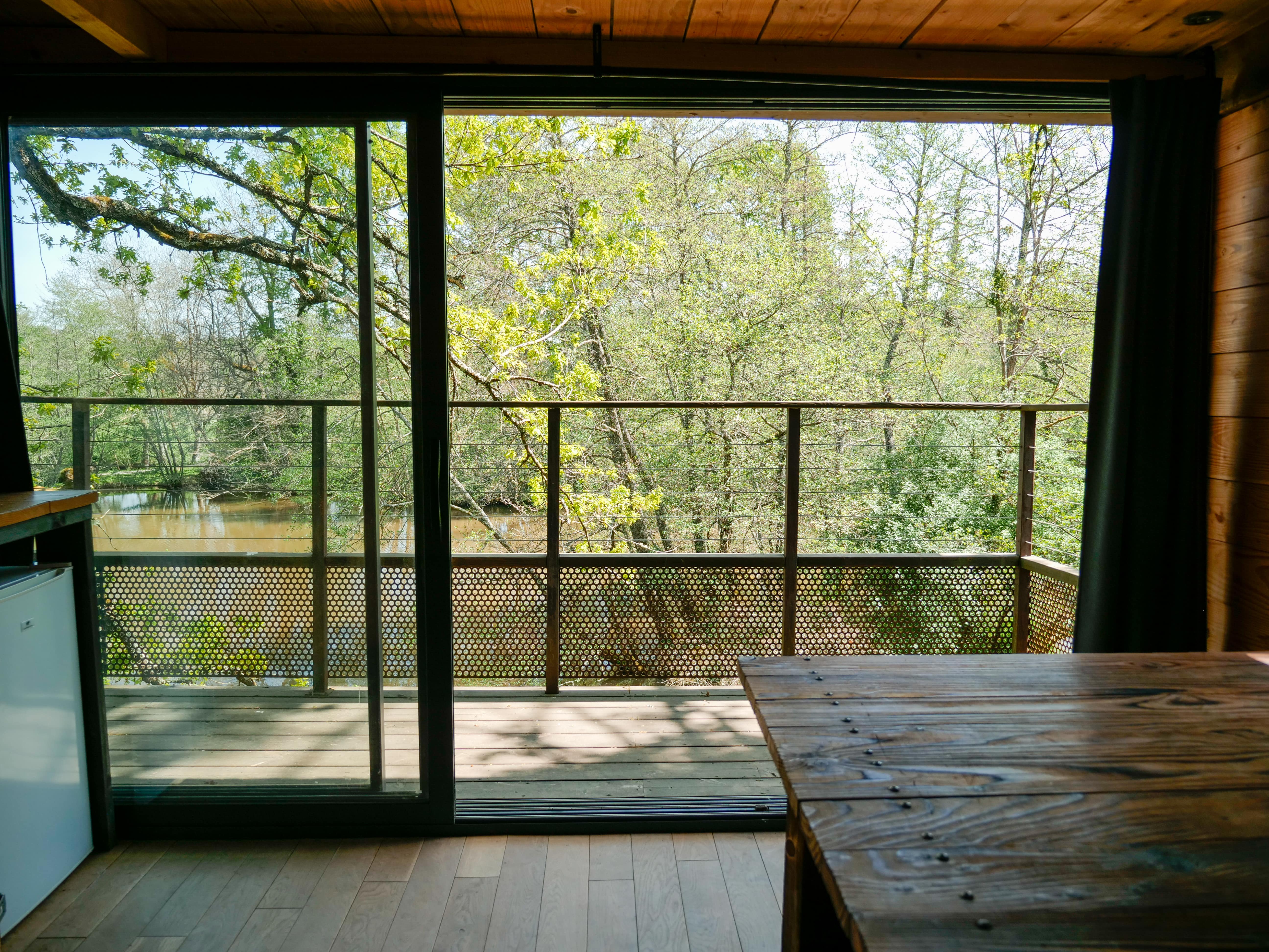 Photo 8/9 — Cabane « Une cabane perchée au bord d'un lac privé en Aquitaine » à Sadirac Gironde