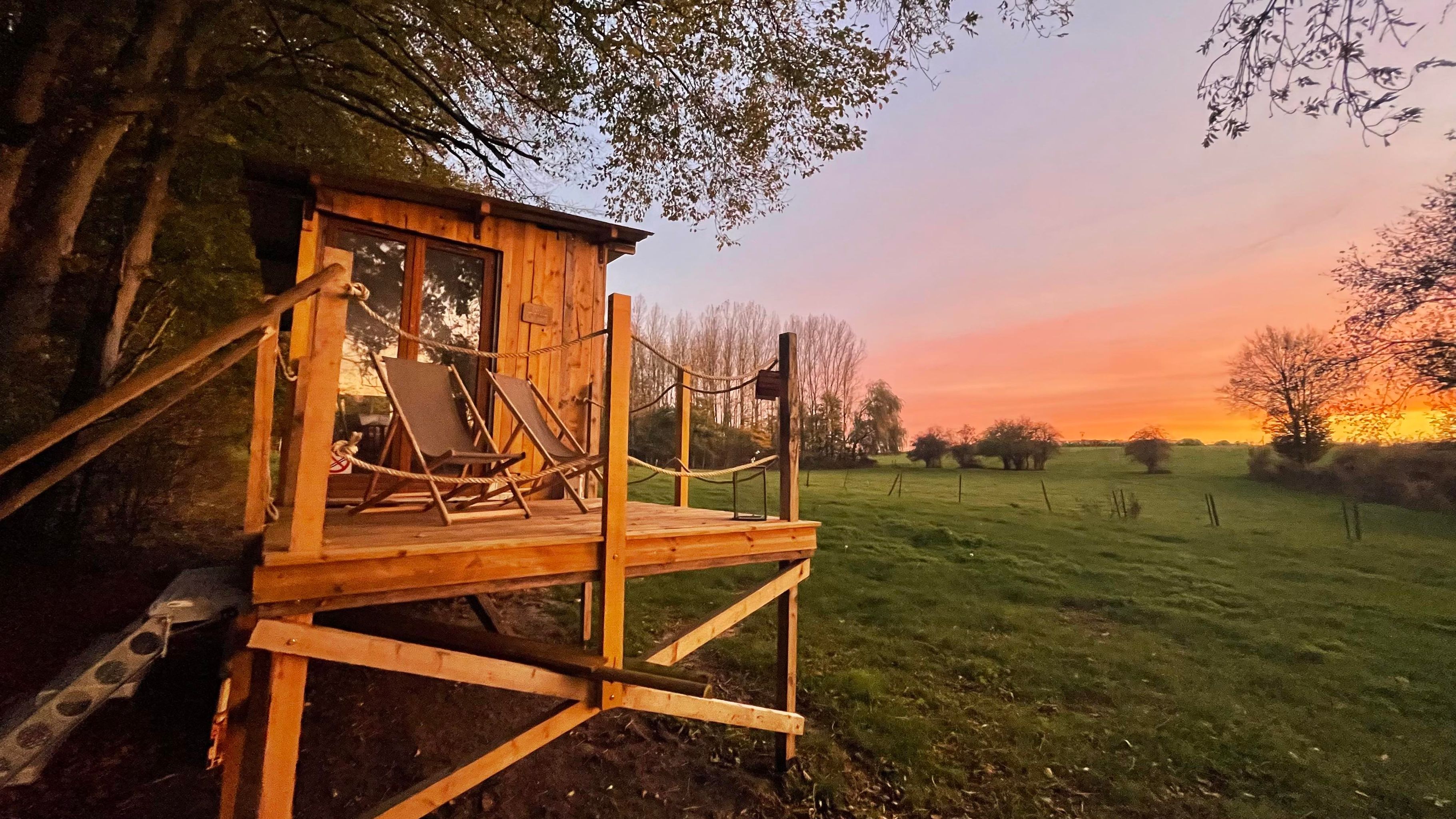 La cabane "L'Atelier du Peintre" — Cabane sur pilotis avec spa à Nord