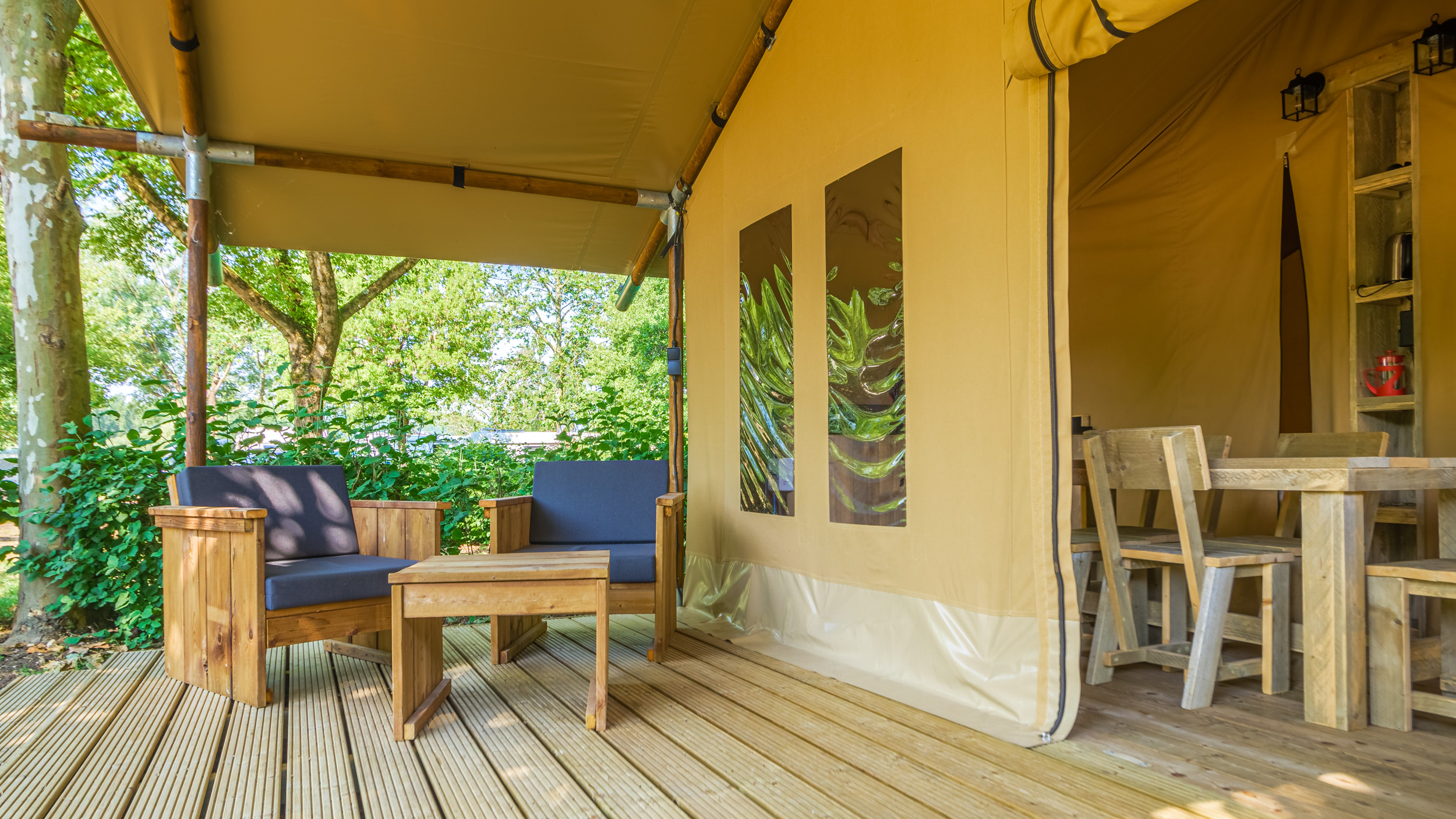 Slow Lodge - Tente et tente lodge en pleine nature à Briare — vue intérieure