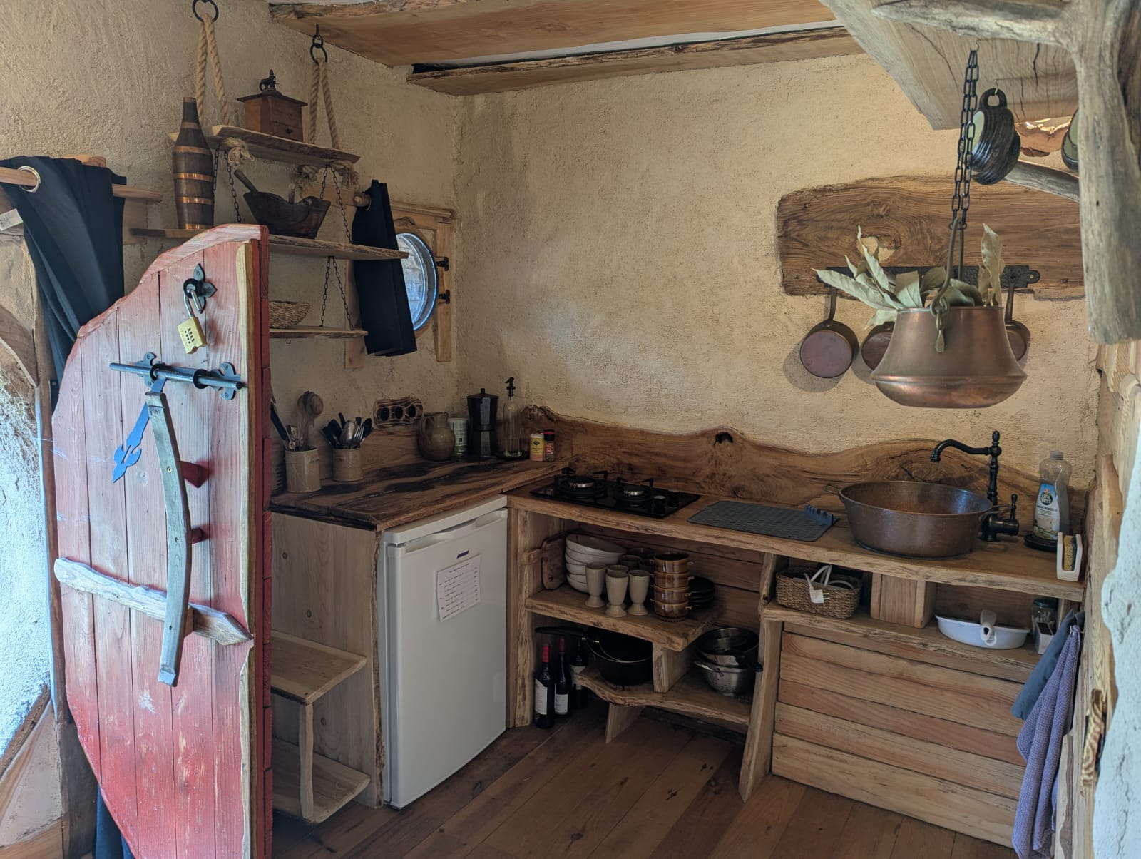 La maison Sacquet : une échappée enchantée en Limousin à Saint Sulpice Les Feuilles — détail architectural