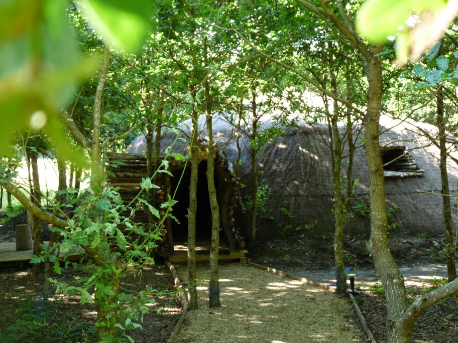 Maison des Farfadets n°1 — Cabane végétalisée avec spa à Dienné à Dienné — vue intérieure