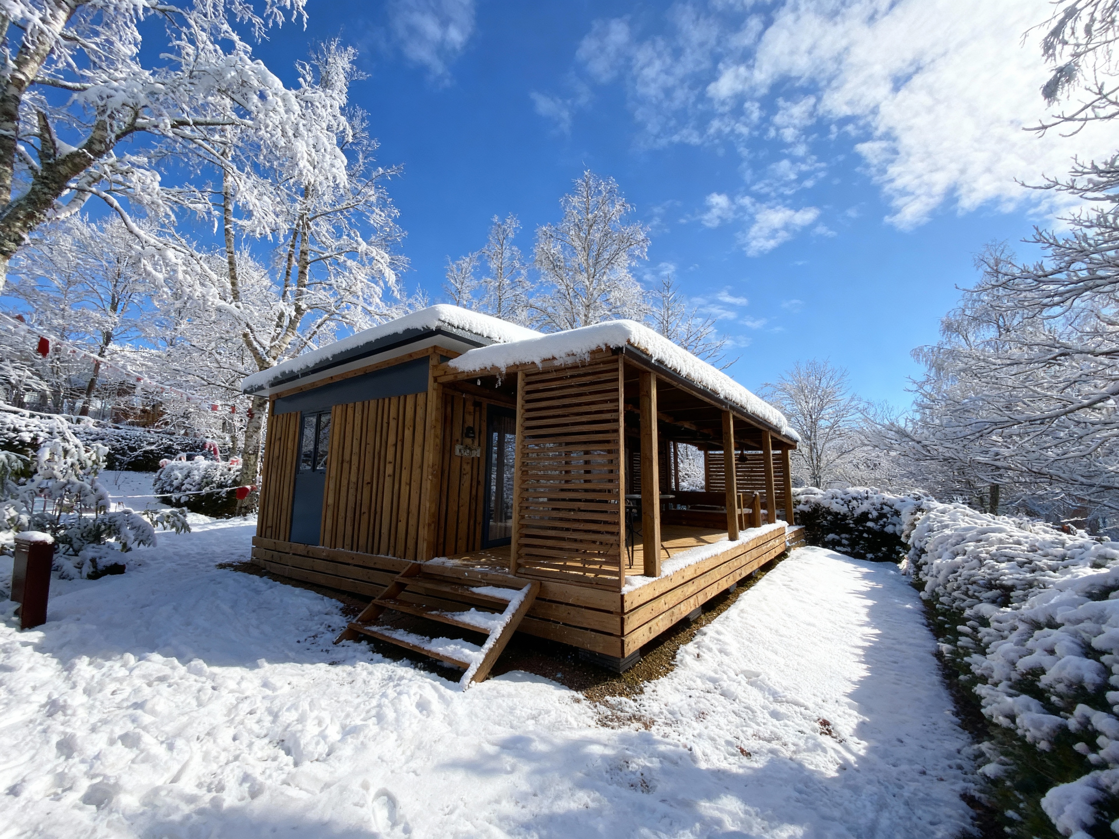 HY•Lødge Spa-4pers N°6 — Cabane avec spa privatif à Vosges à Épinal — vue intérieure