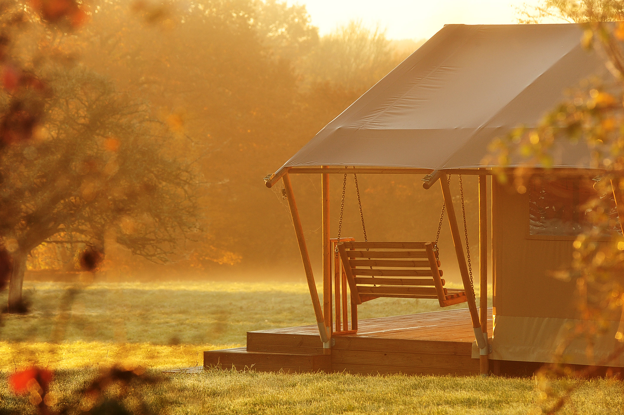 Tente Tembo : une expérience immersive en pleine nature à Colméry — vue intérieure