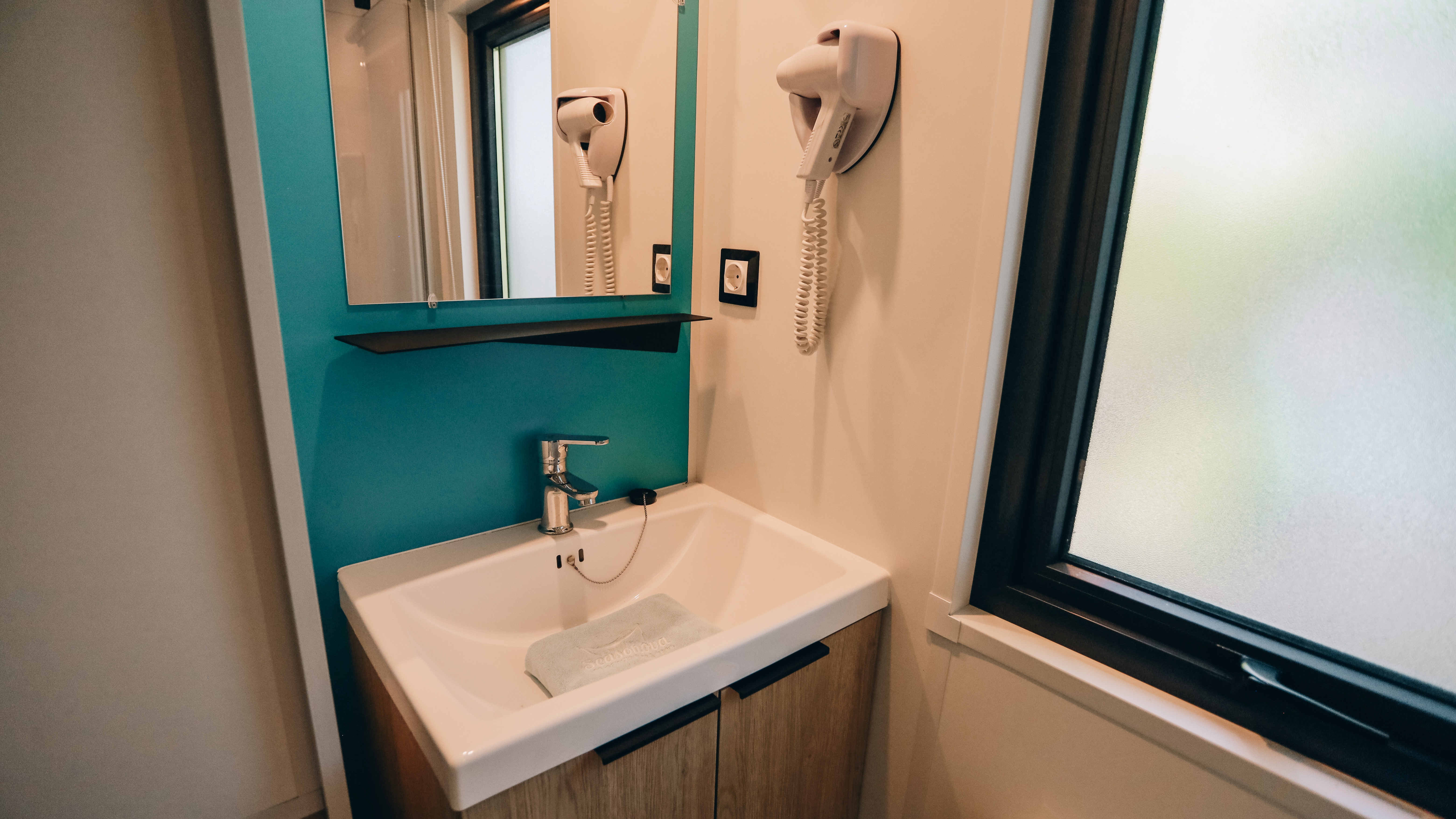 Cottage Prestige : une cabane au cœur de la nature à Les Portes-En-Ré — salle de bain